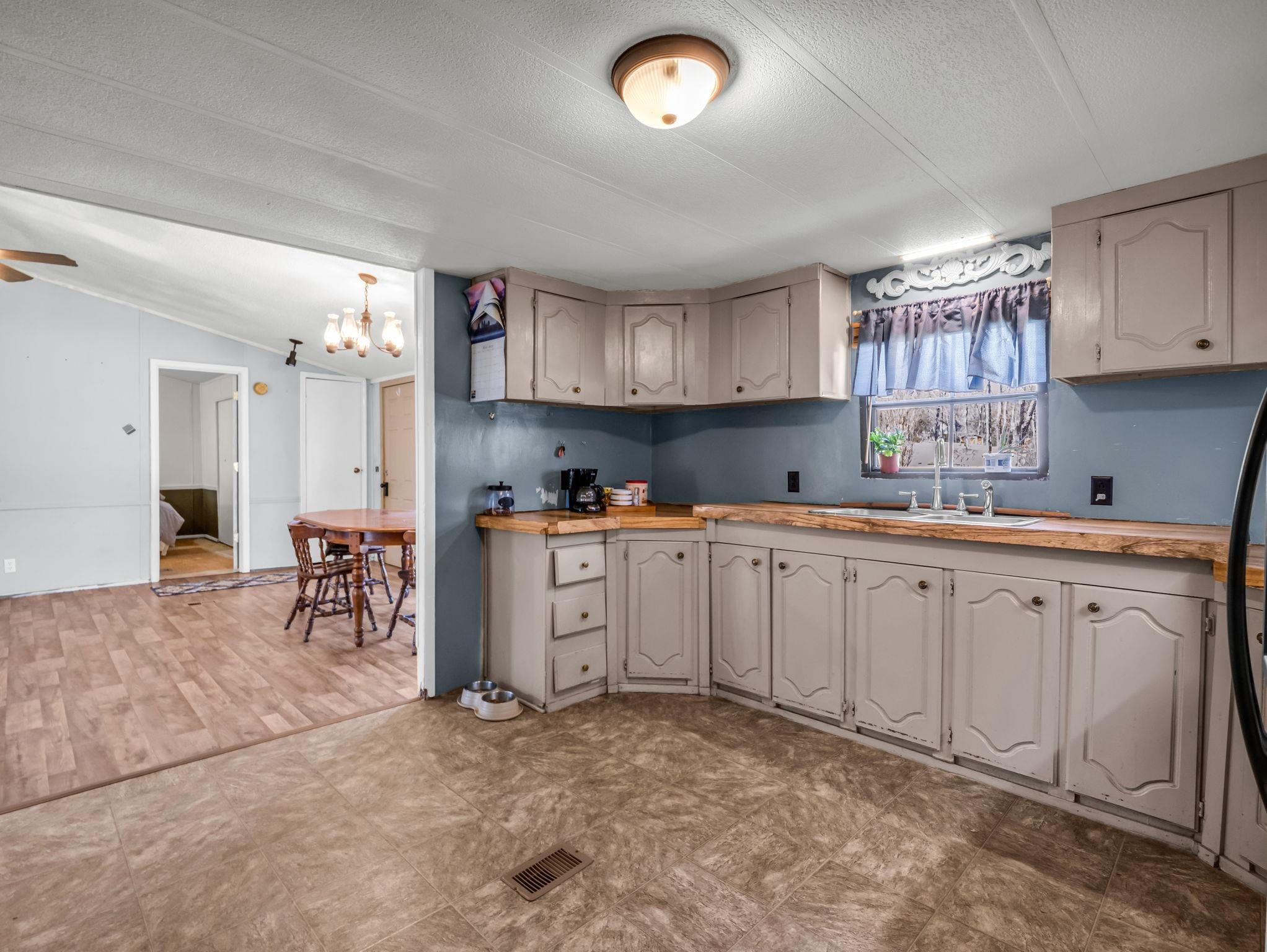 122 Hotel Hill Drive Property Photo 8