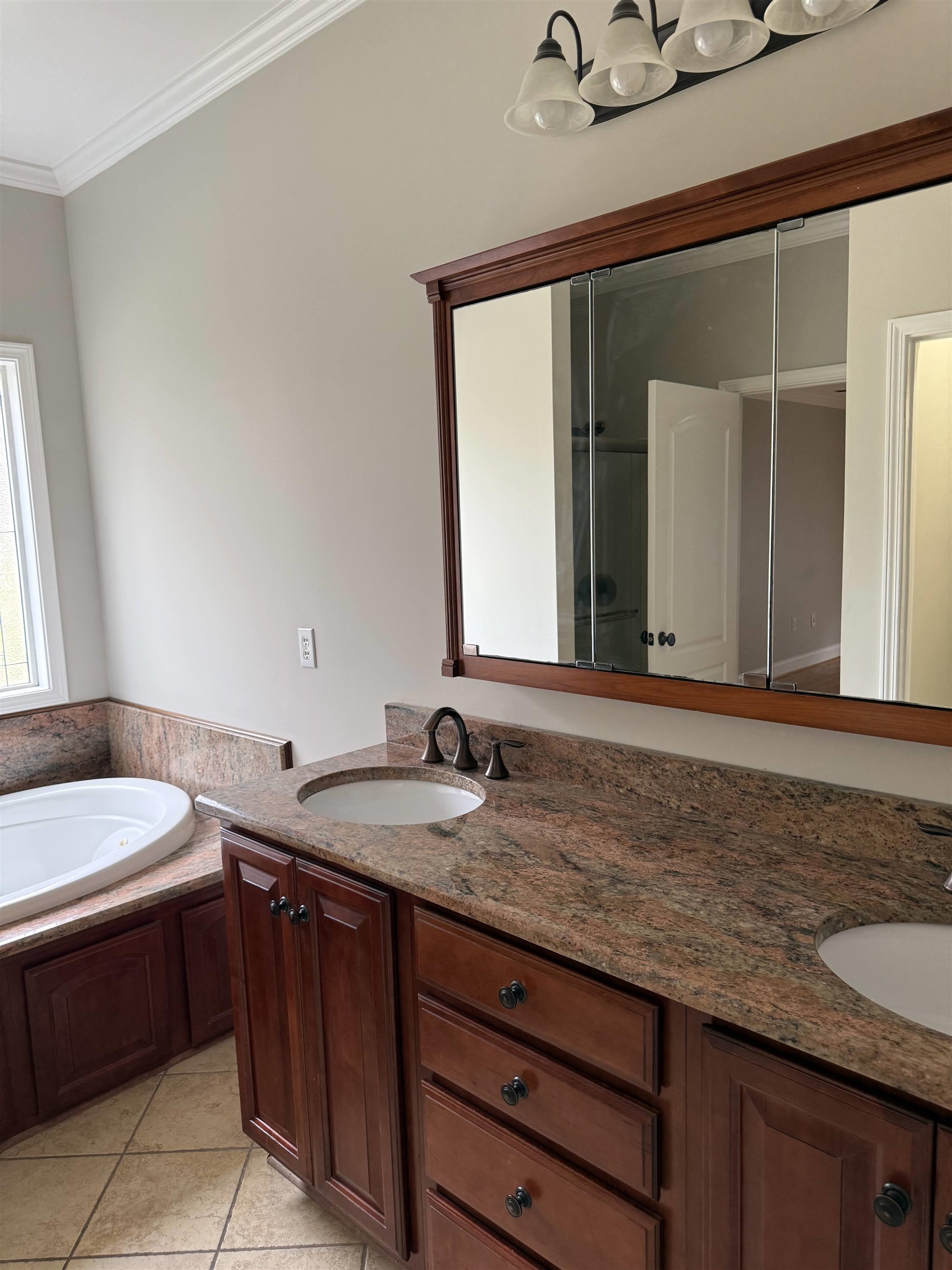 252 Cedar Bluff Drive Property Photo 17