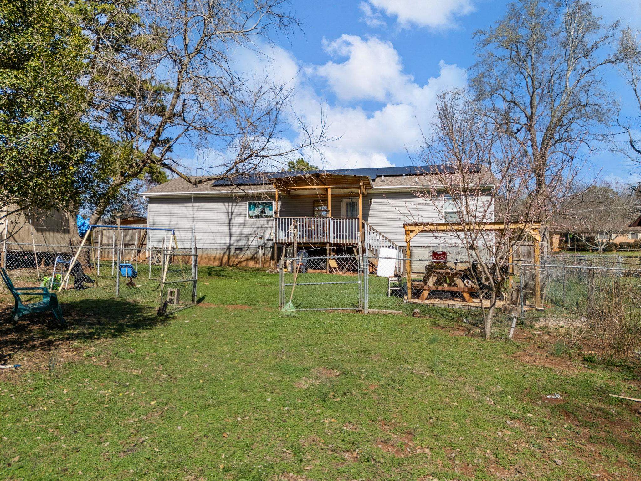 444 Summerland Drive Property Photo 15
