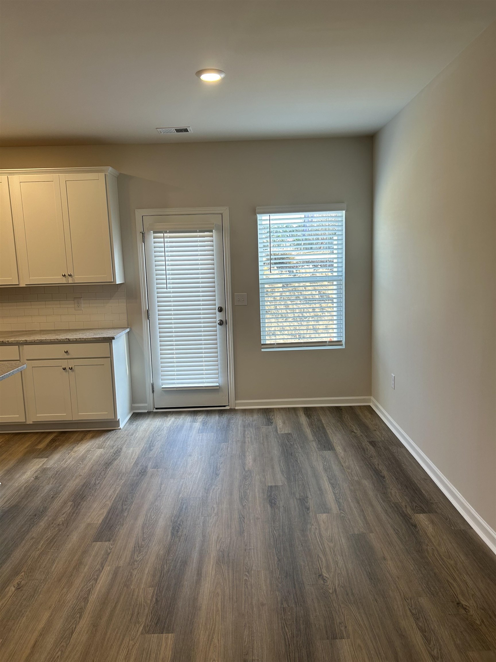 1542 Dockage Way Property Photo 6