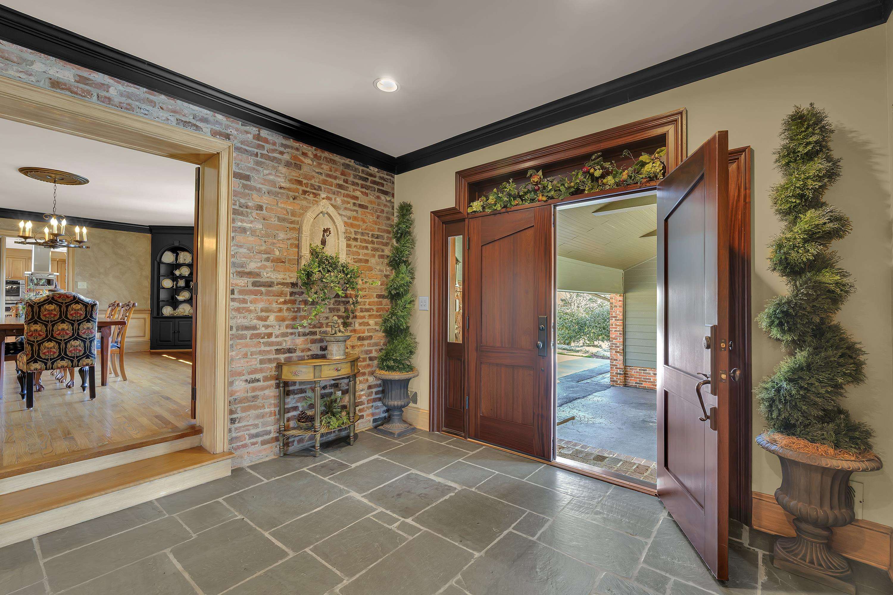 121 Montgomery Drive Property Photo 4