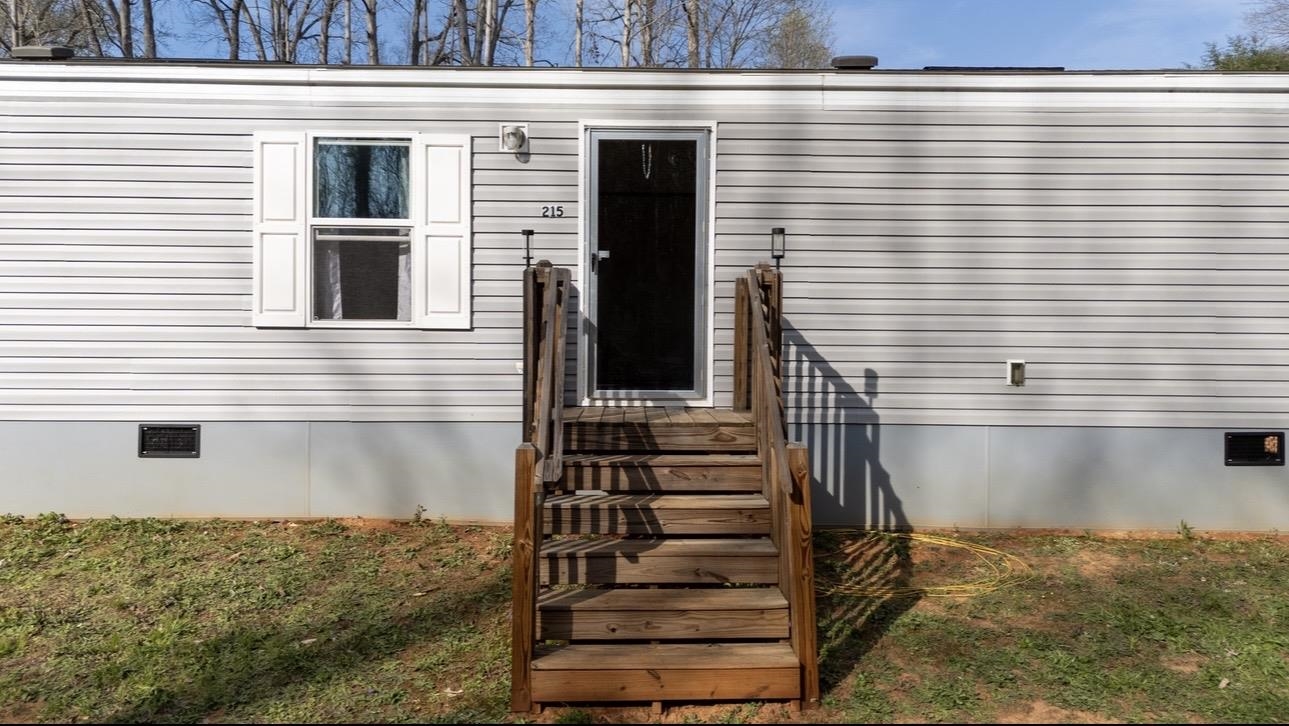 215 Jordan Drive Property Photo 2
