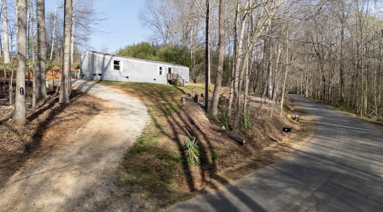 215 Jordan Drive Property Photo 4