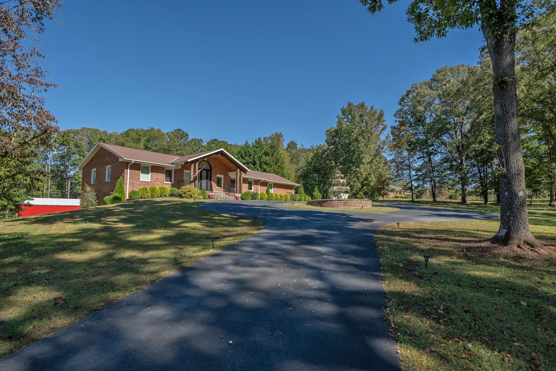 351 Belcher Street Property Photo 8