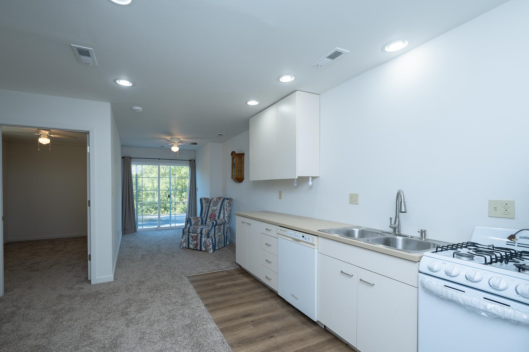 351 Belcher Street Property Photo 45