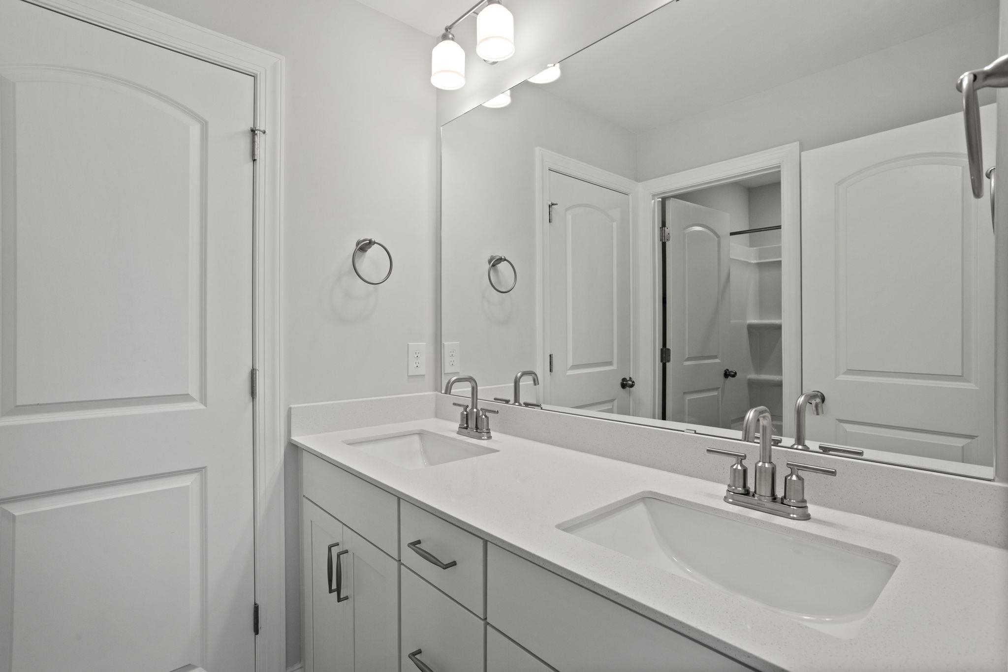 1024 Horse Whisper Run Property Photo 27