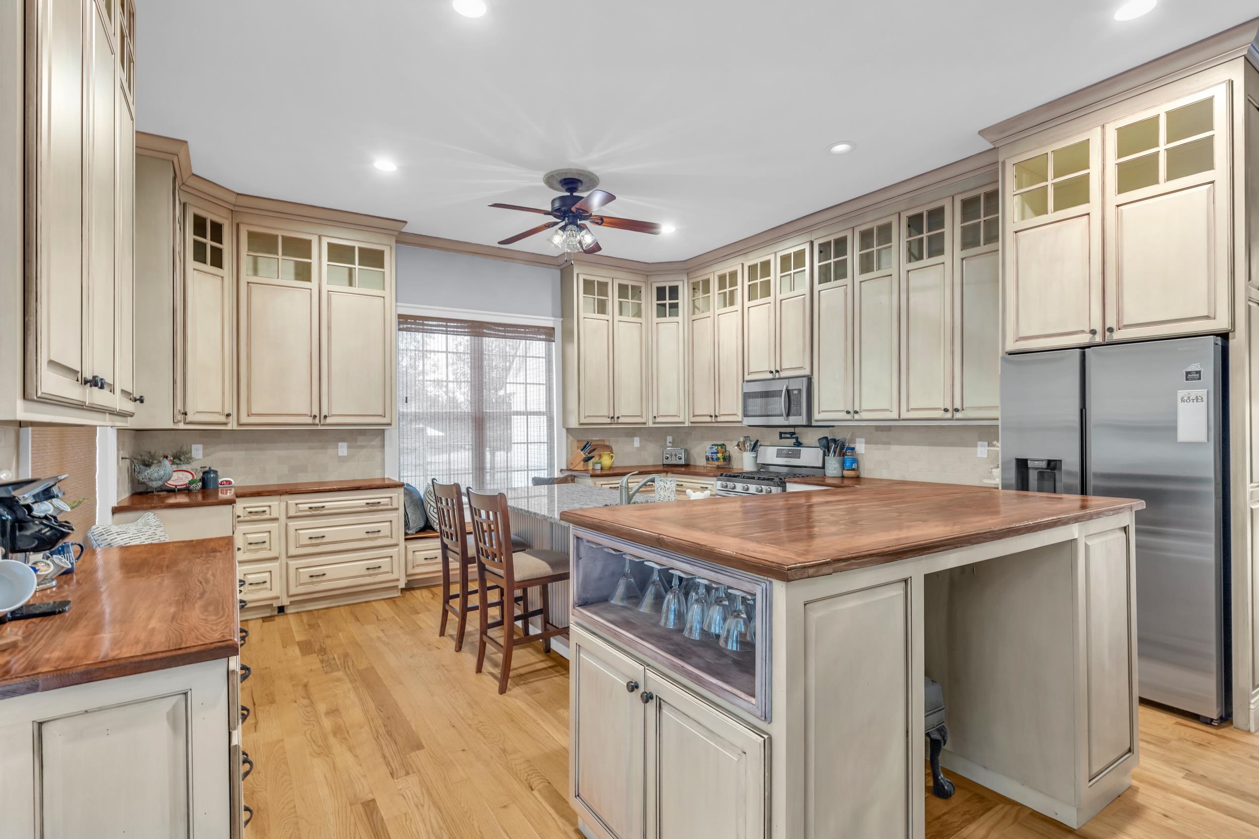 109 Sheila Drive Property Photo 2