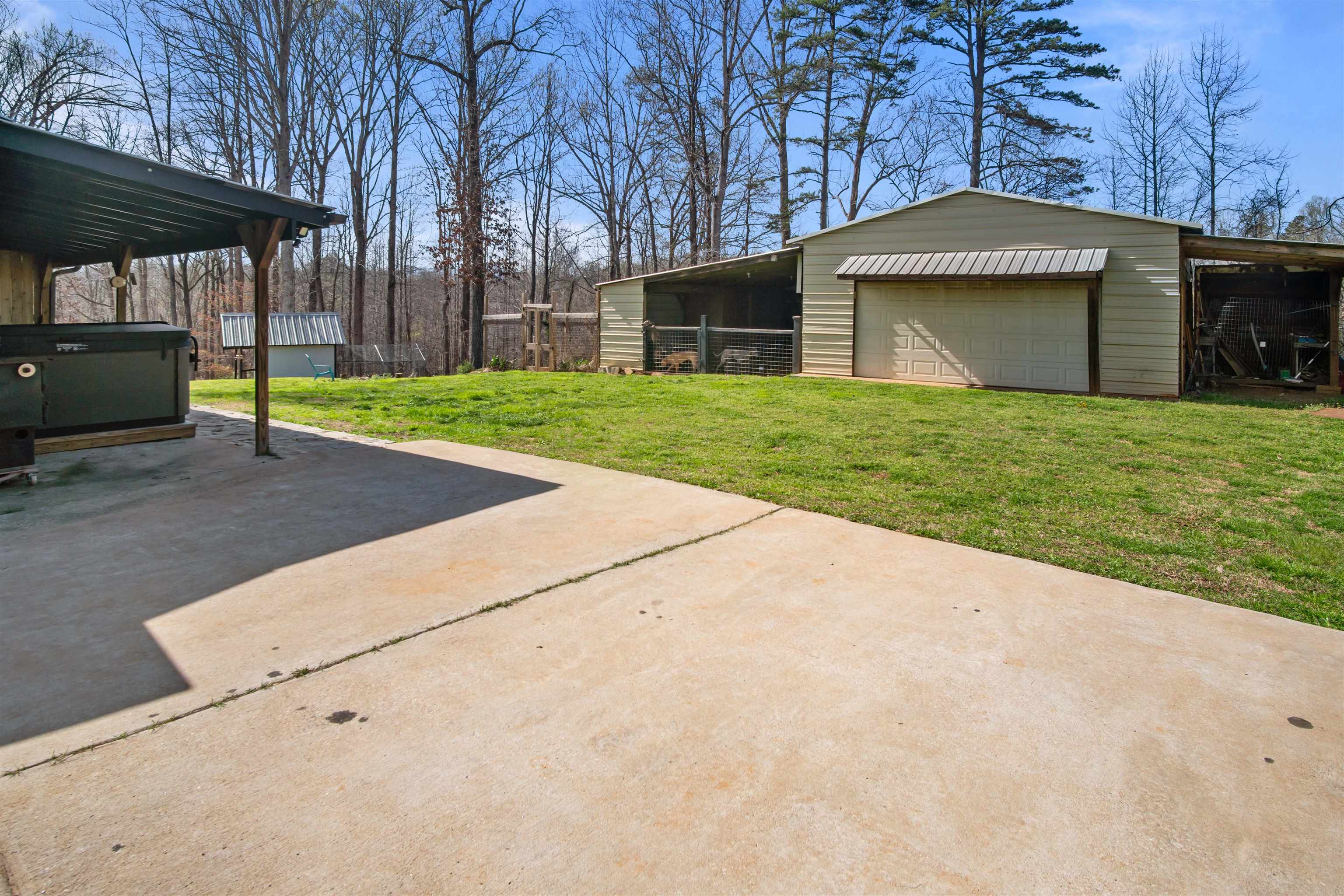 4107 Sandy Plains Road Property Photo 14