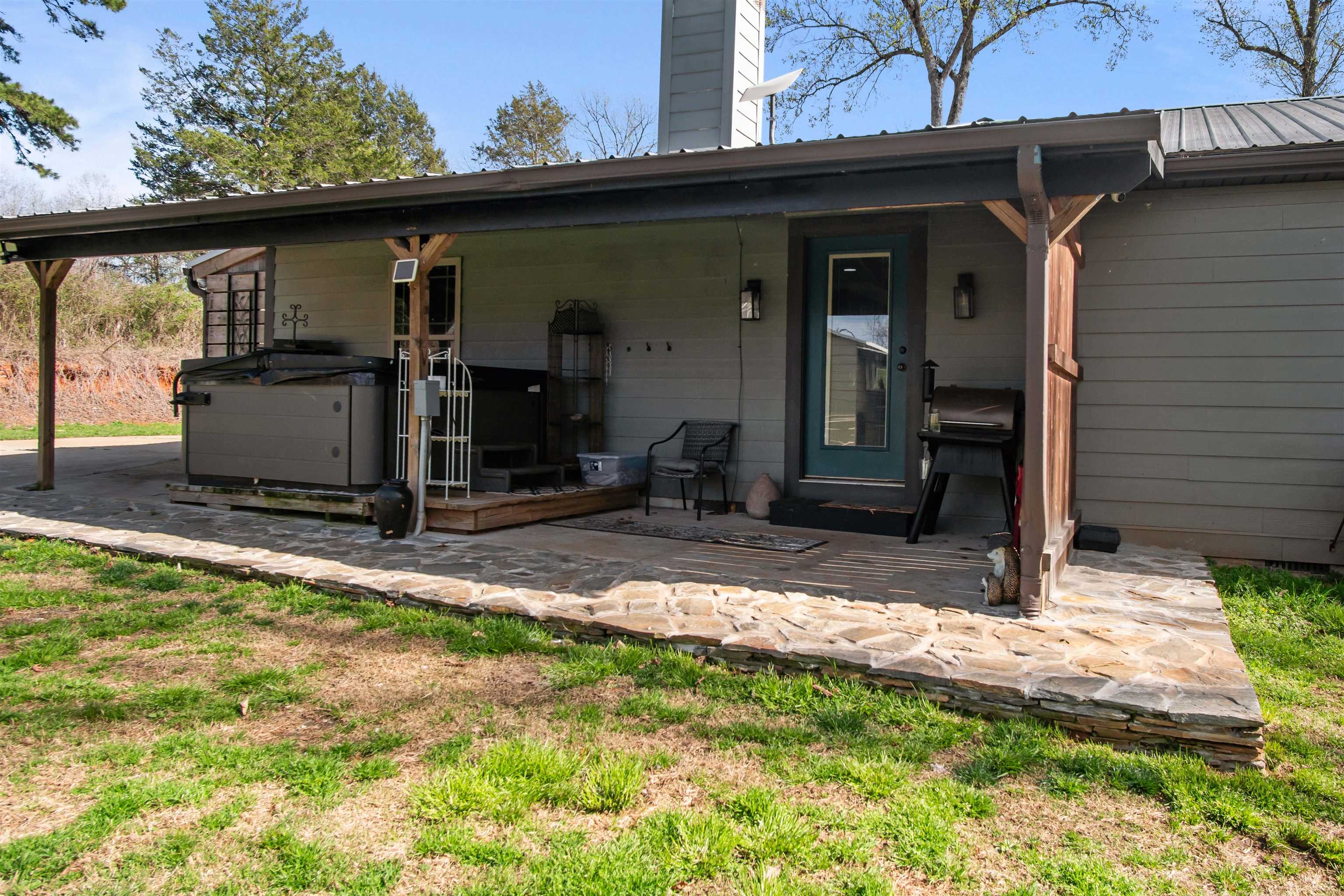 4107 Sandy Plains Road Property Photo 17