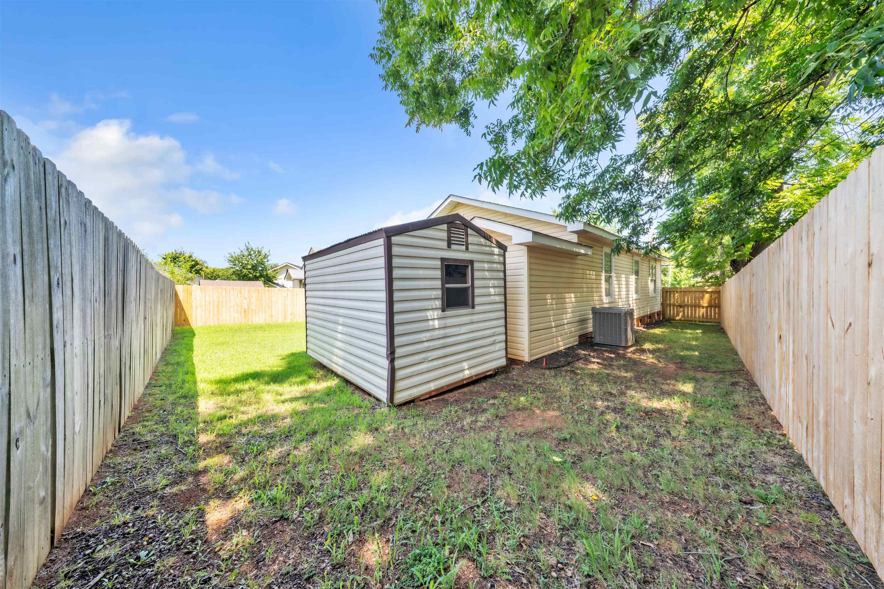 409 Gower Street Property Photo 27
