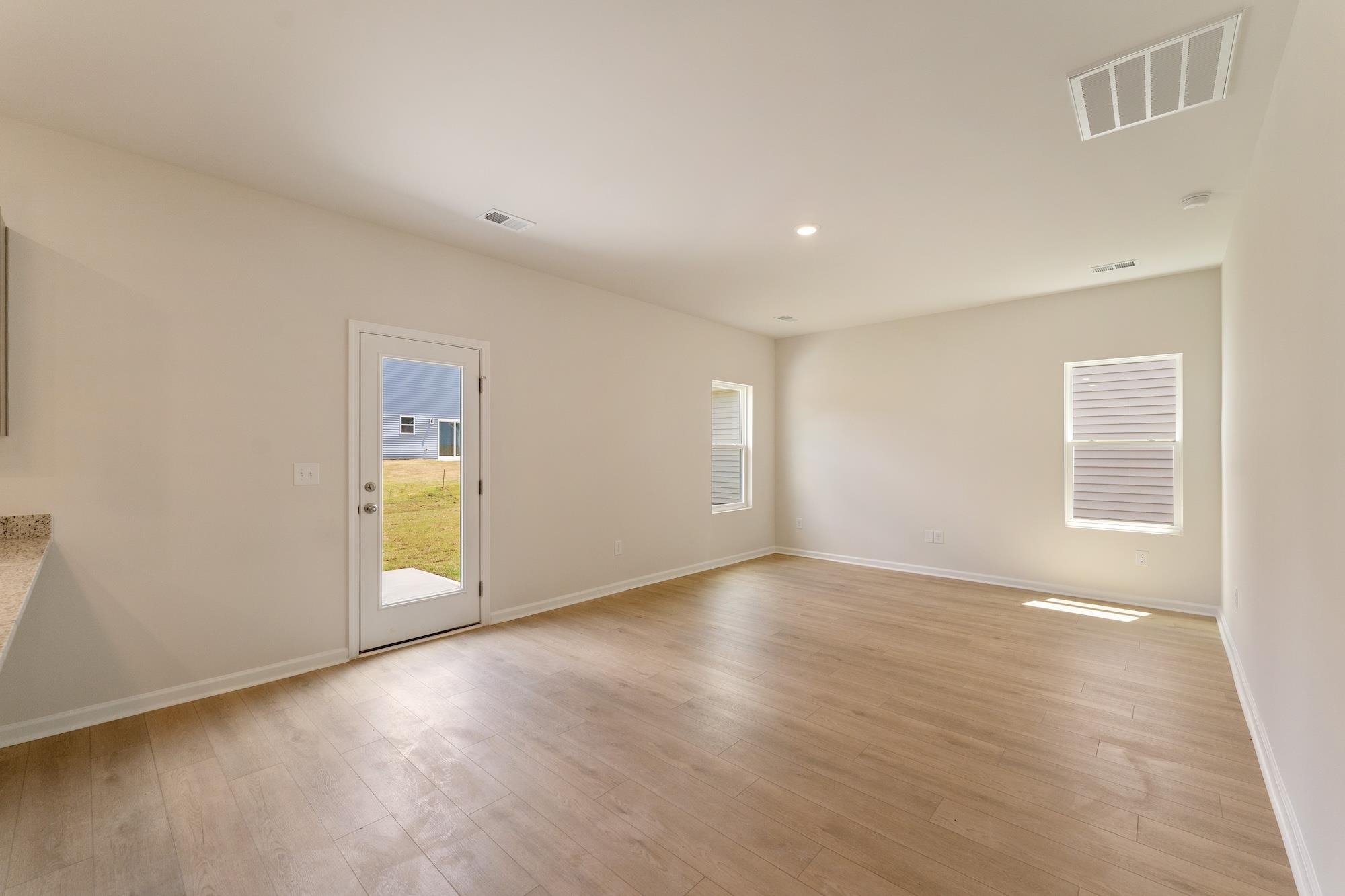 404 Prosperity Lane Property Photo 4
