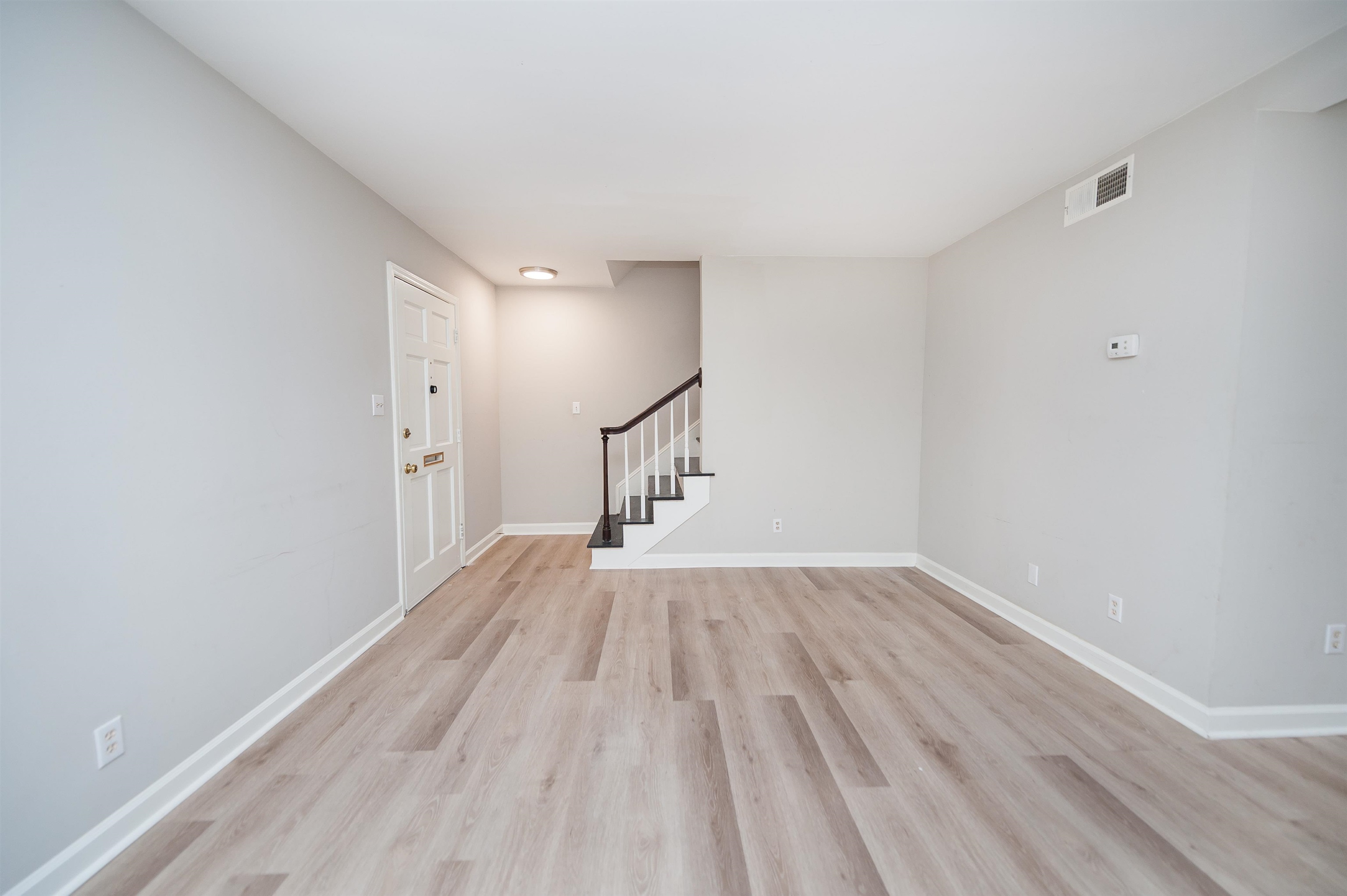 1466 B Dover Road Property Photo 2