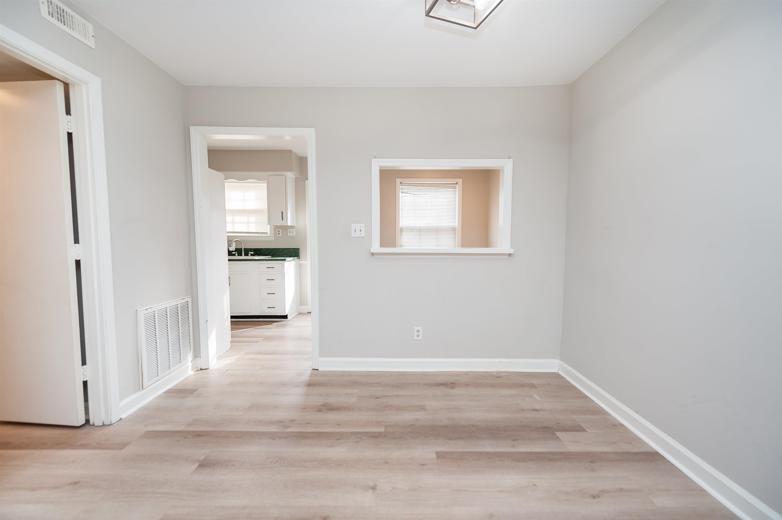 1466 B Dover Road Property Photo 4