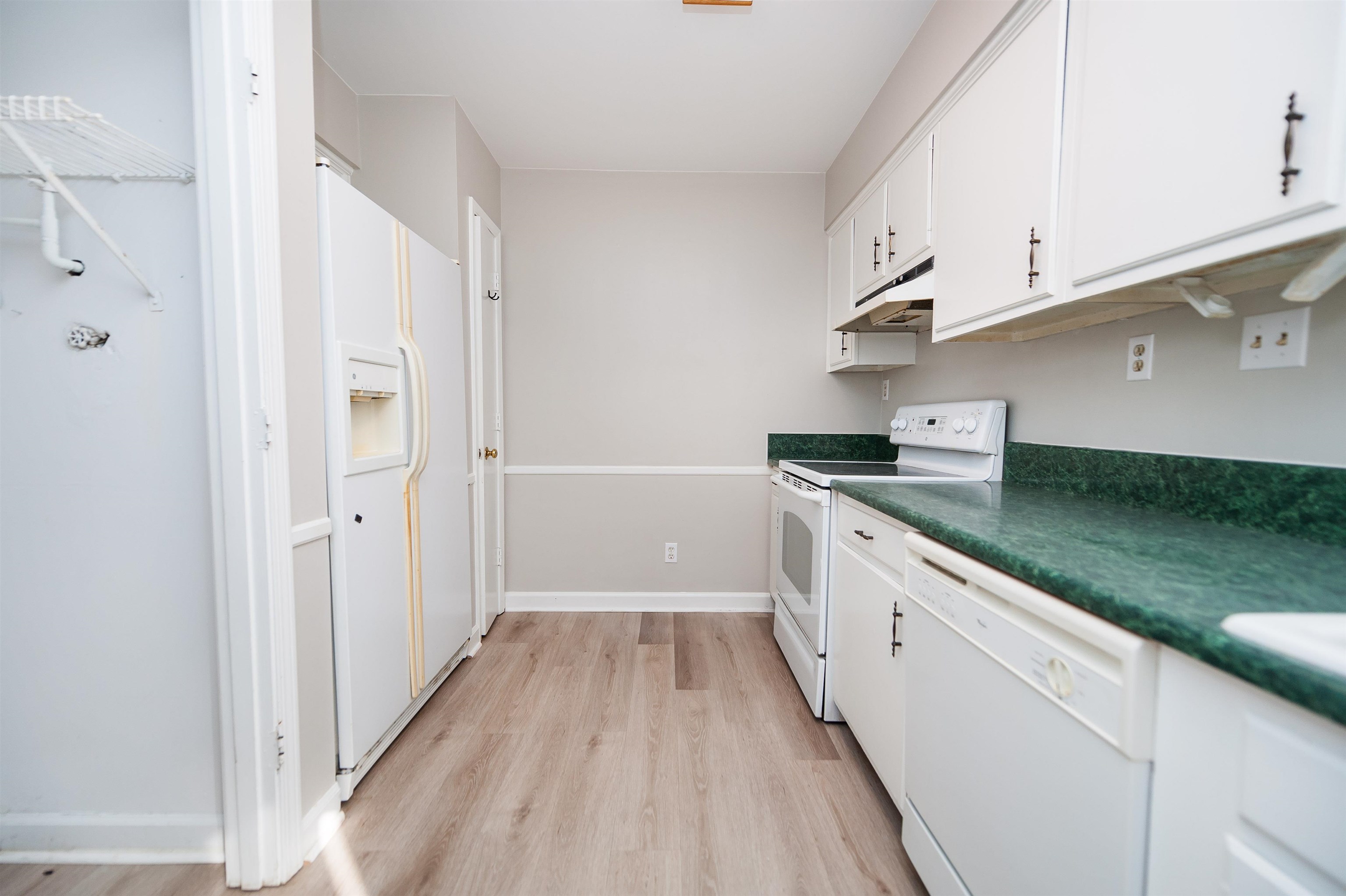 1466 B Dover Road Property Photo 6