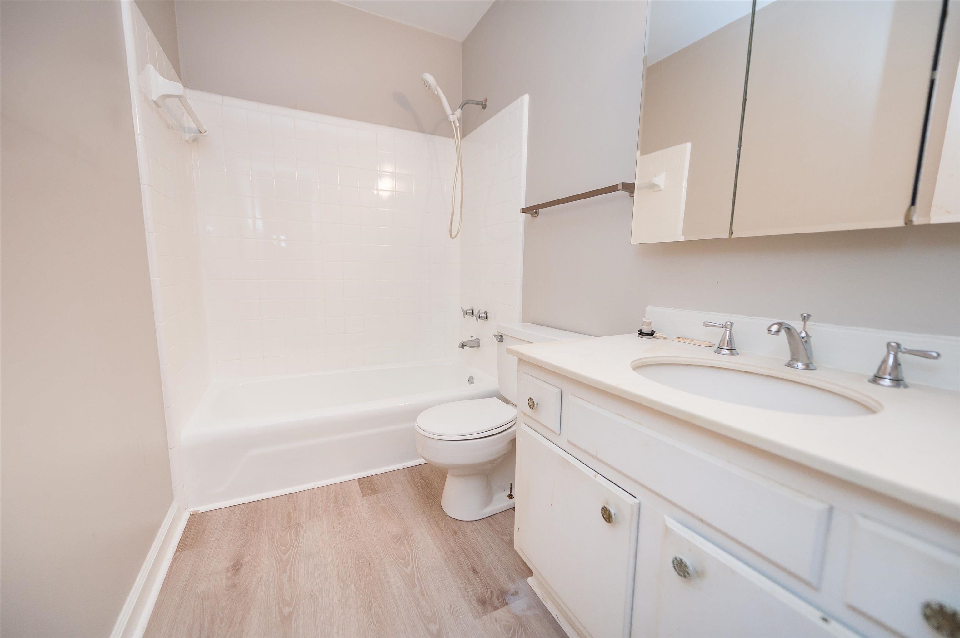 1466 B Dover Road Property Photo 11