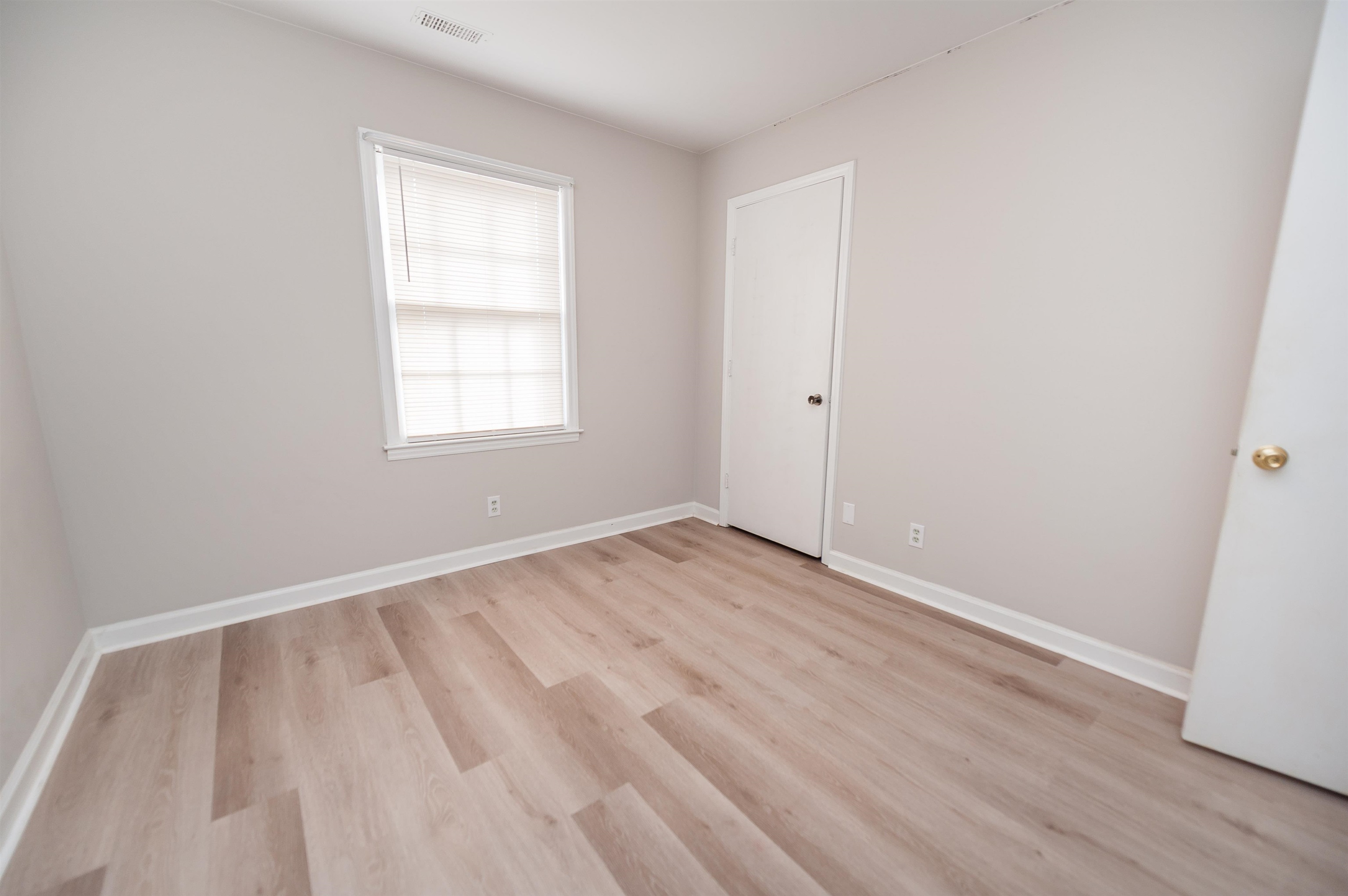 1466 B Dover Road Property Photo 13