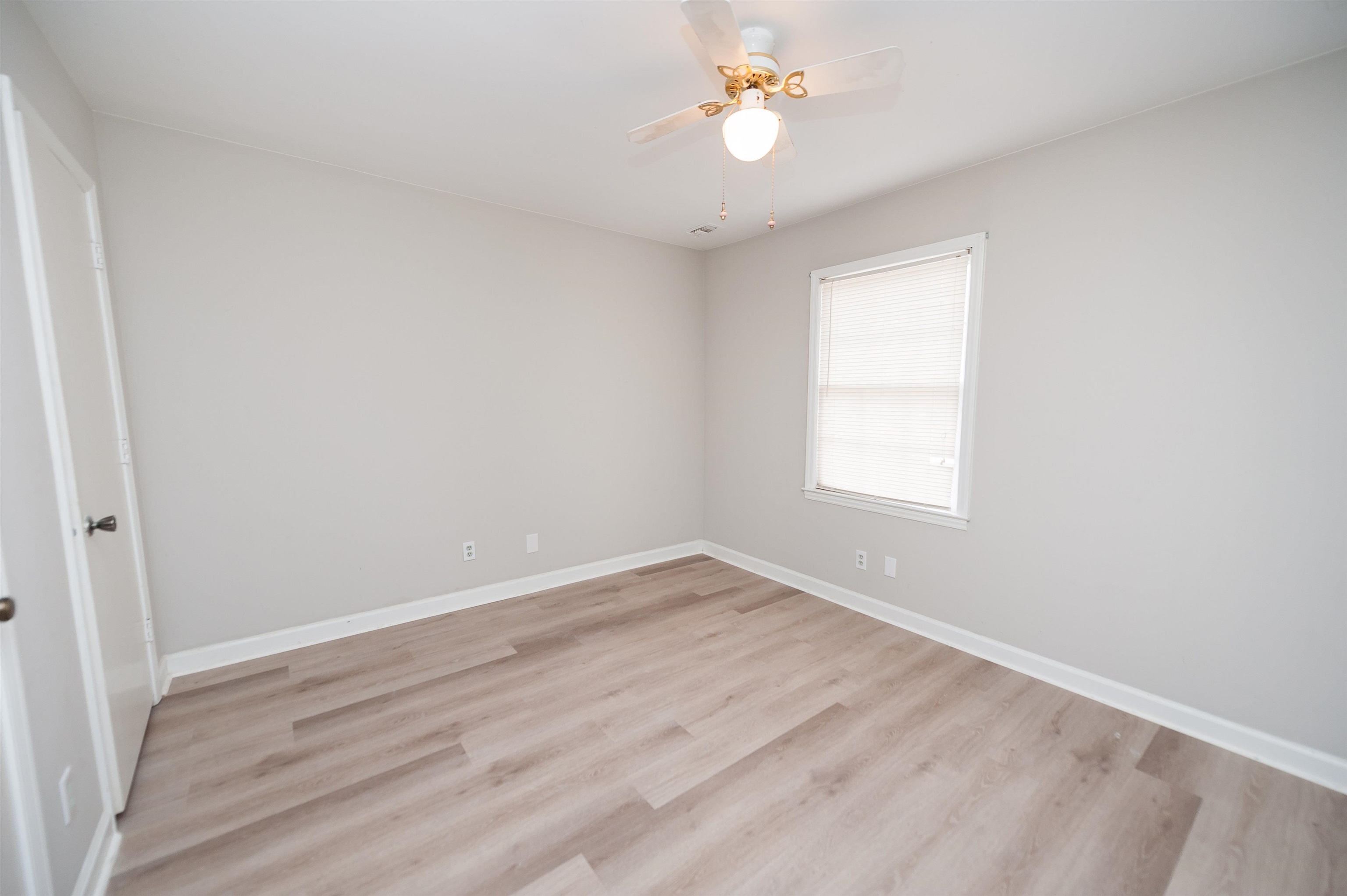 1466 B Dover Road Property Photo 17