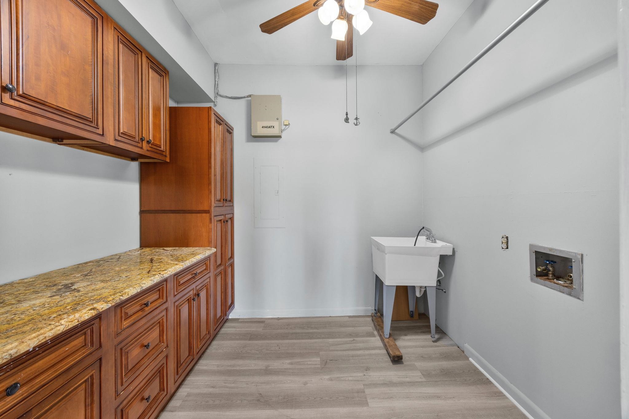 127 Twin Lakes Drive Property Photo 14