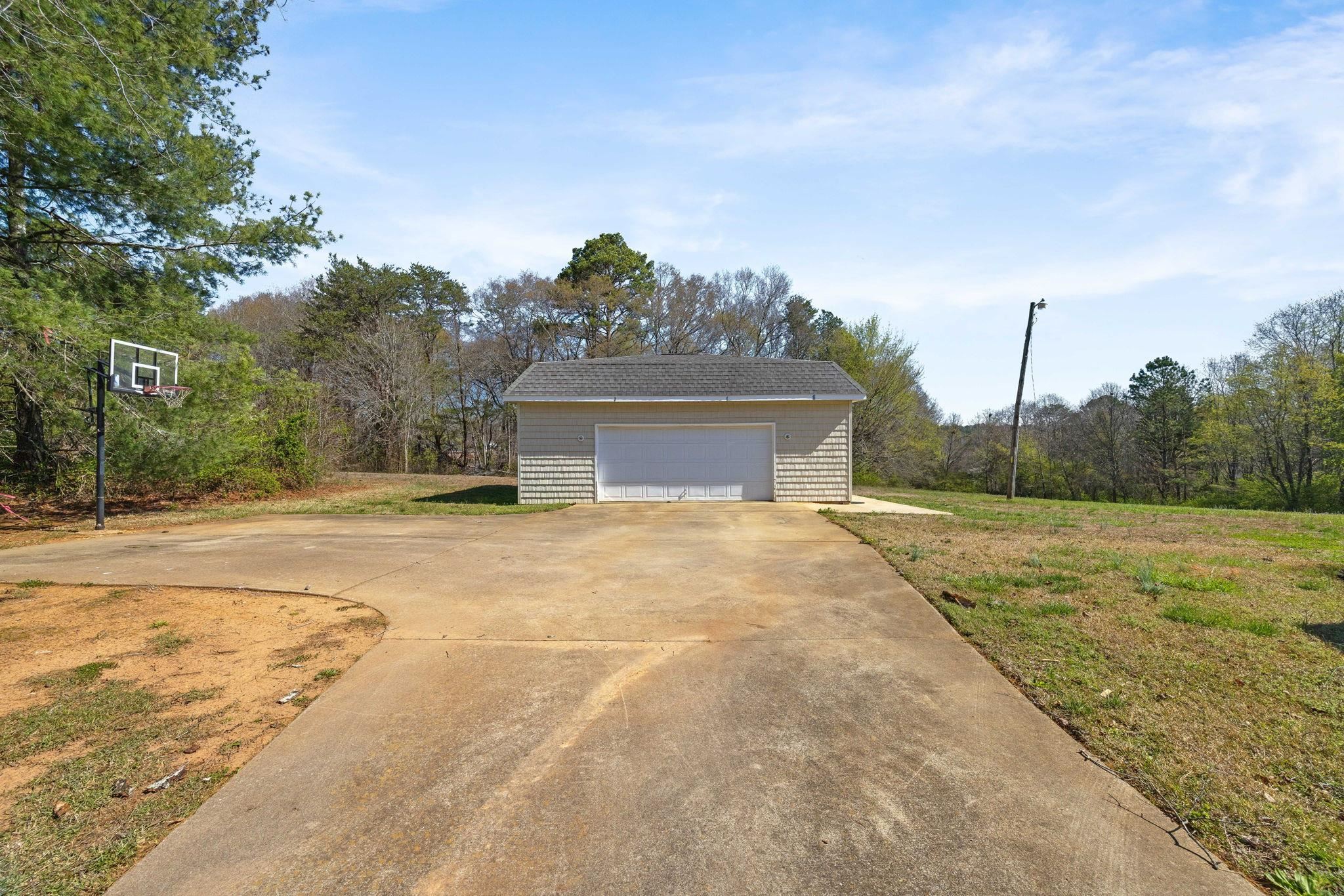 127 Twin Lakes Drive Property Photo 43
