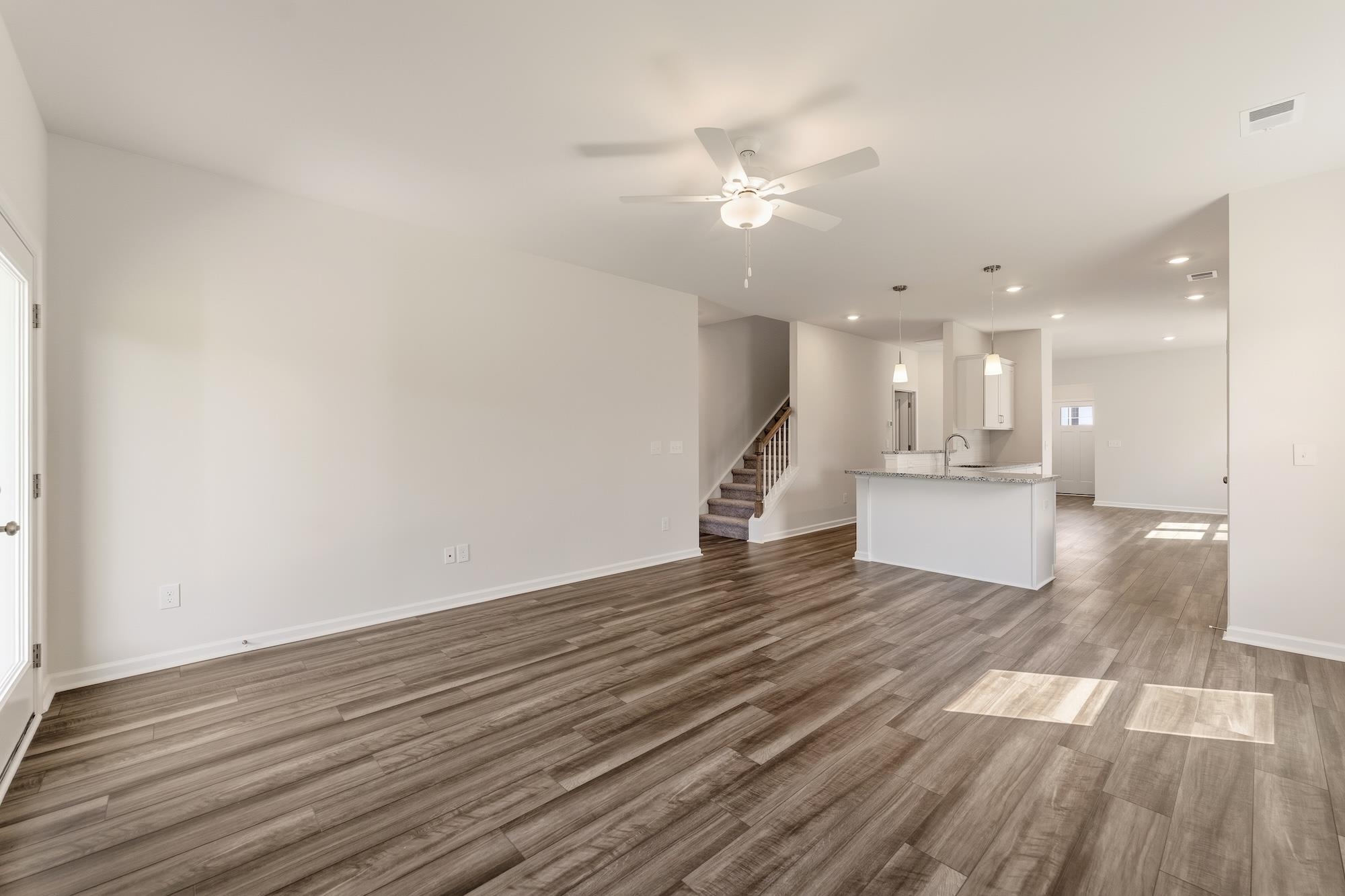 2305 Mill Loop Property Photo 8