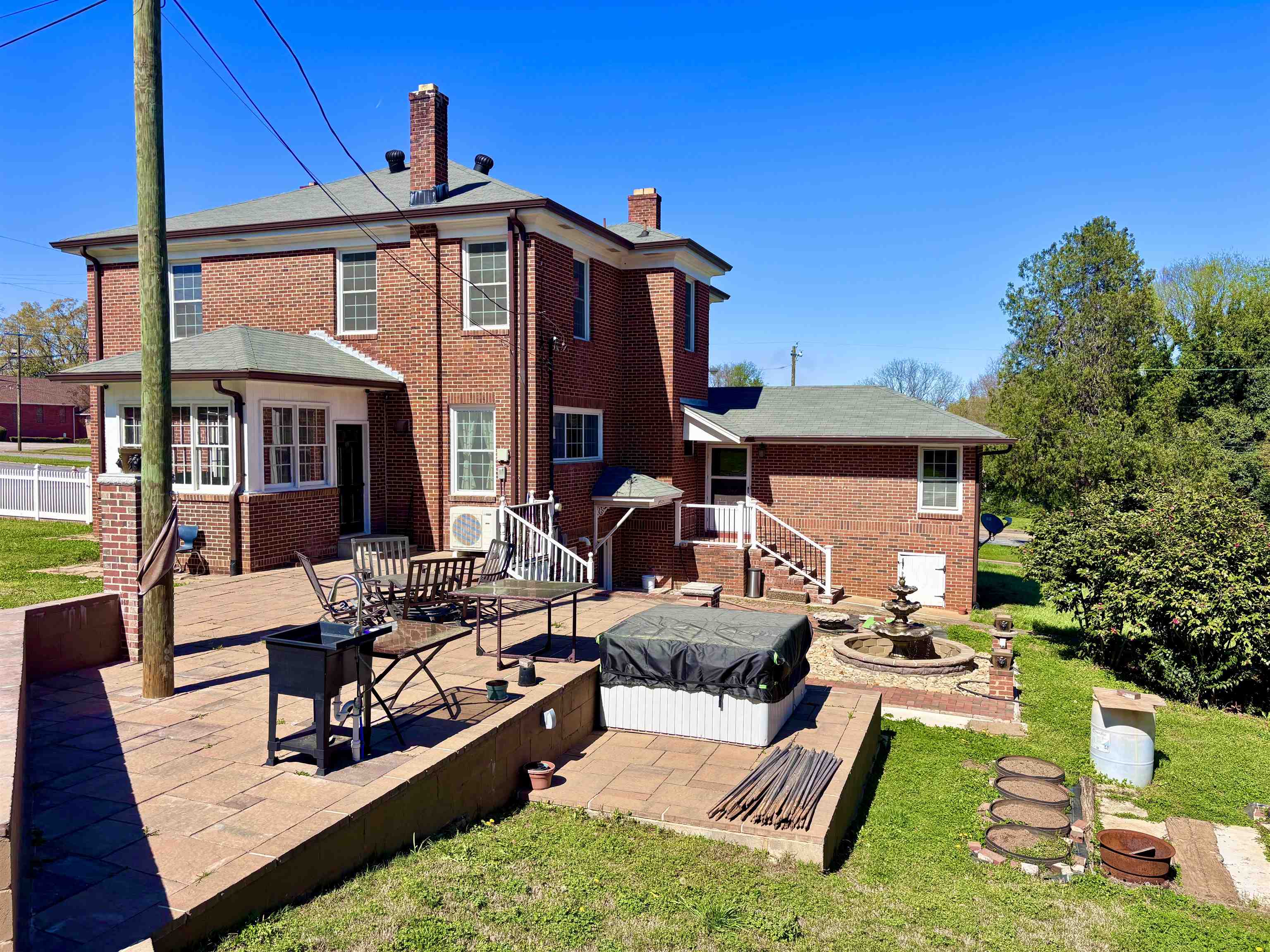 400 E Buford Street Property Photo 3