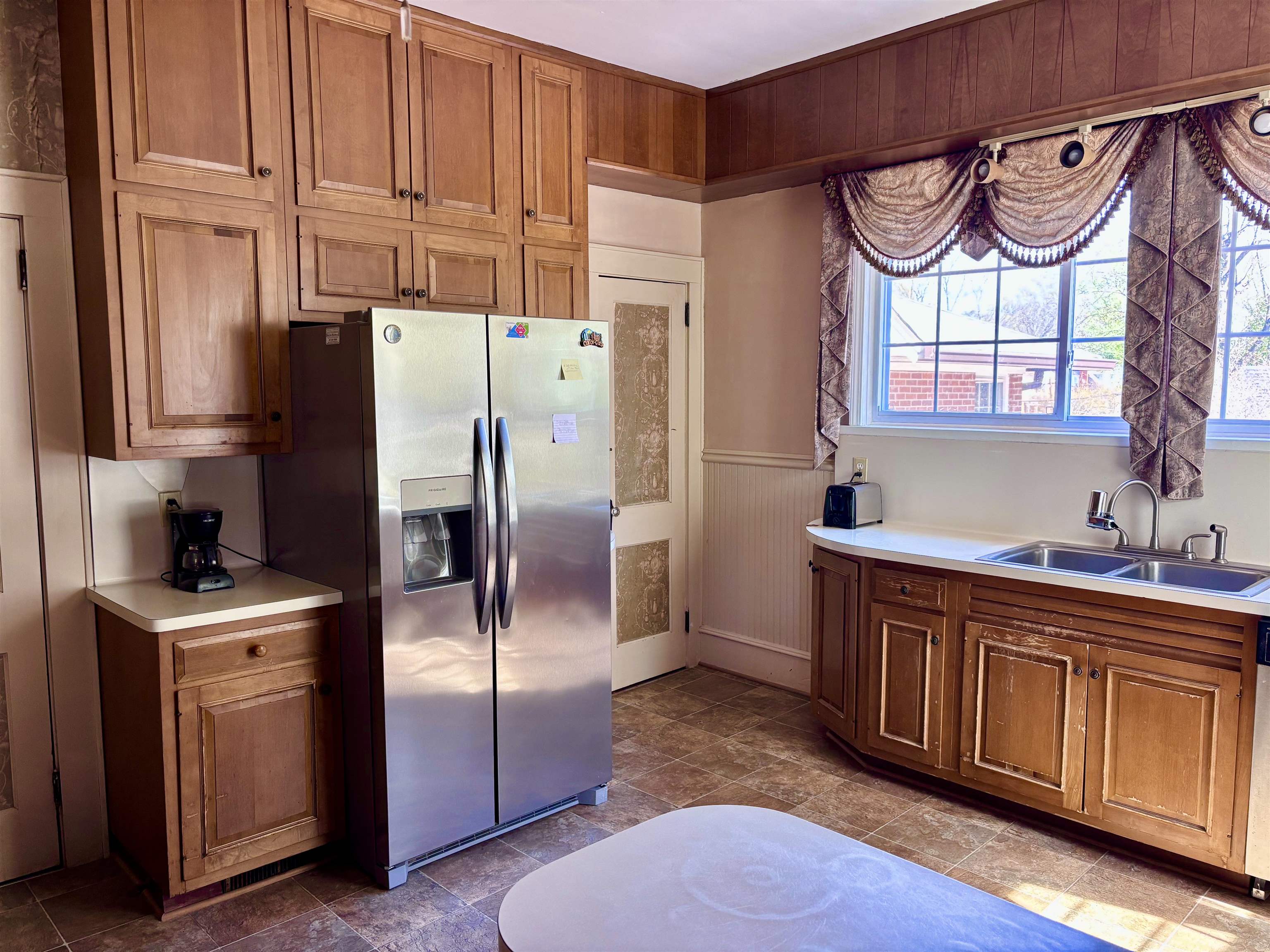 400 E Buford Street Property Photo 8