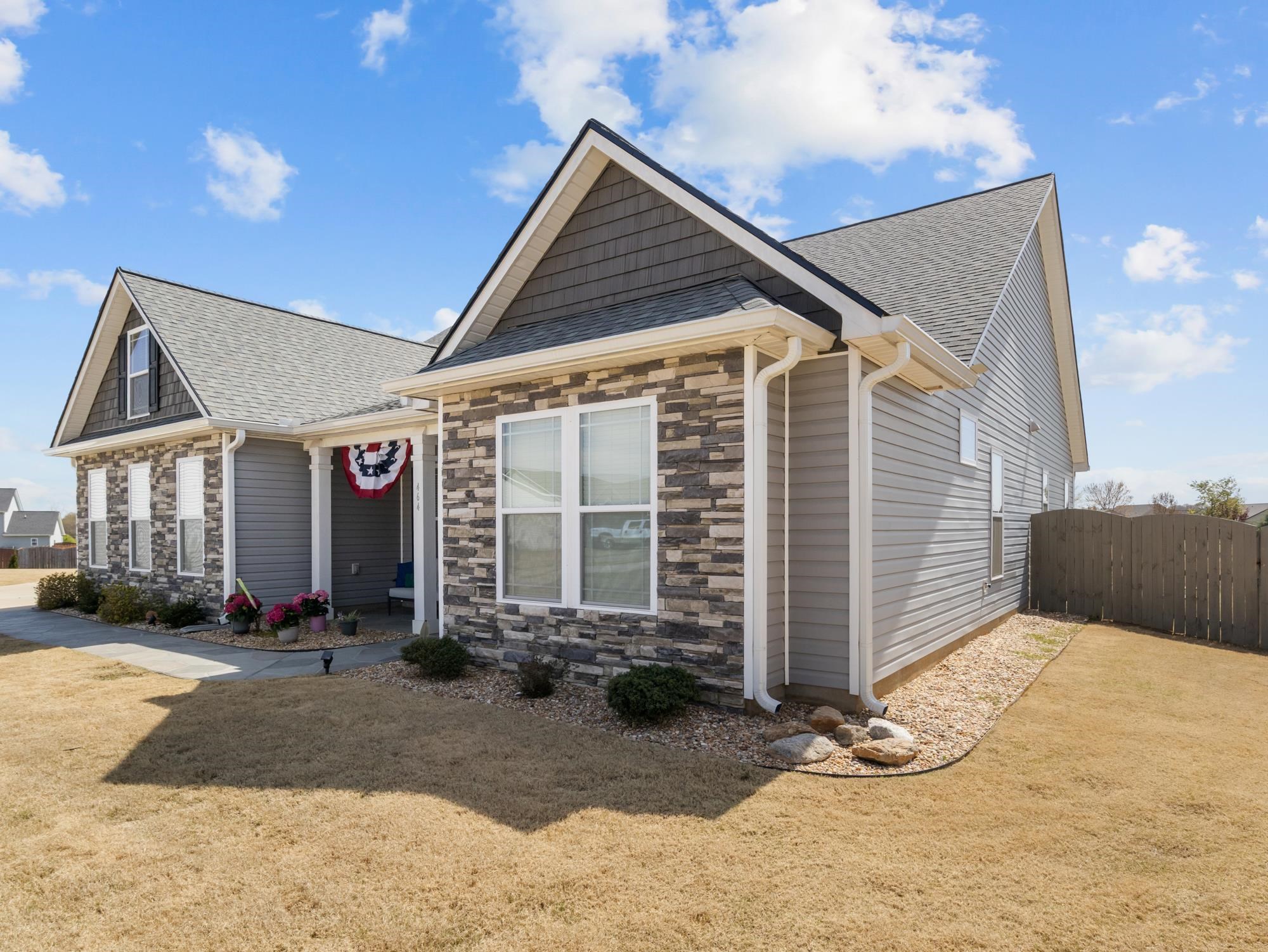 464 Kimbrell Oaks Drive Property Photo 3