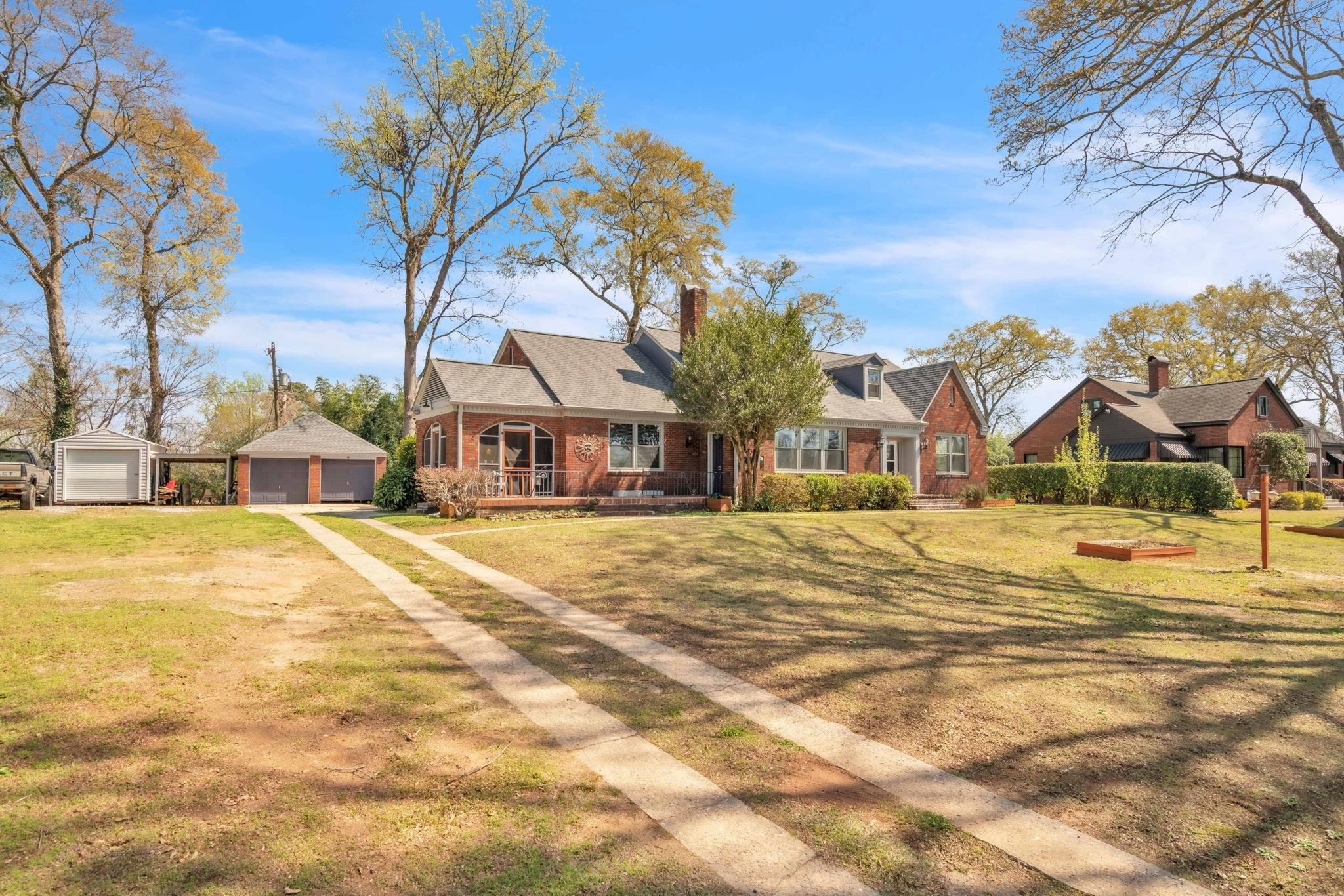 161 E Victoria Road Property Photo 3