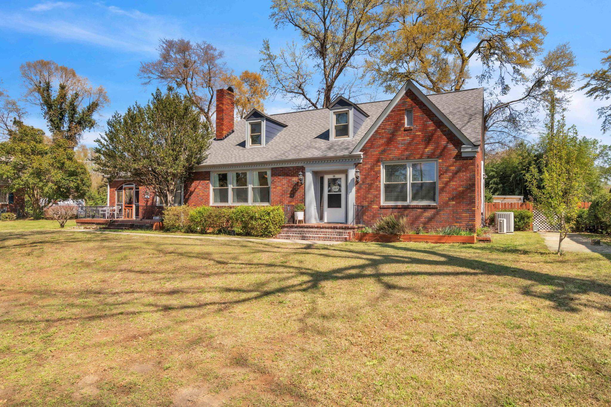 161 E Victoria Road Property Photo 4