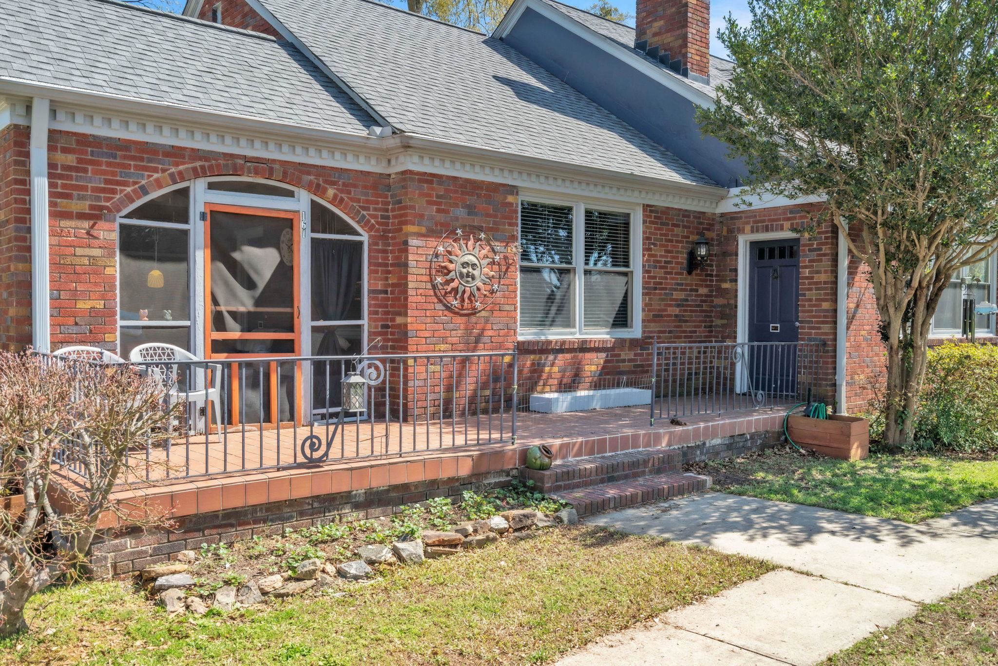 161 E Victoria Road Property Photo 5