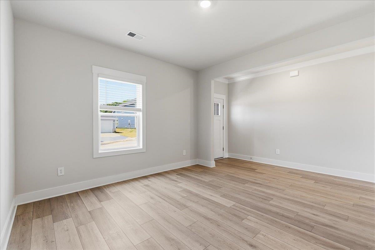 523 Hadlow Street Property Photo 5