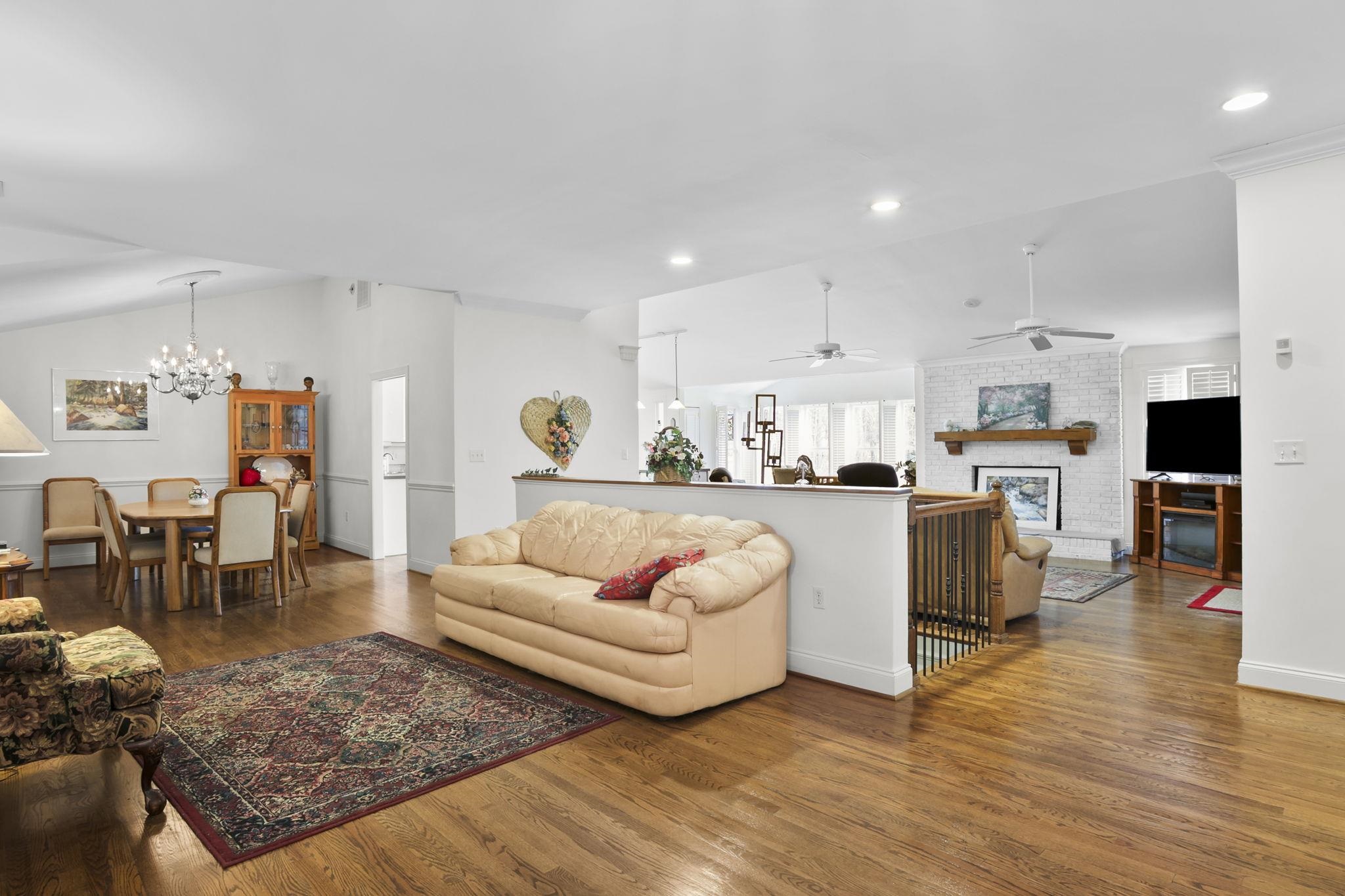 250 Thompson Road Property Photo 2