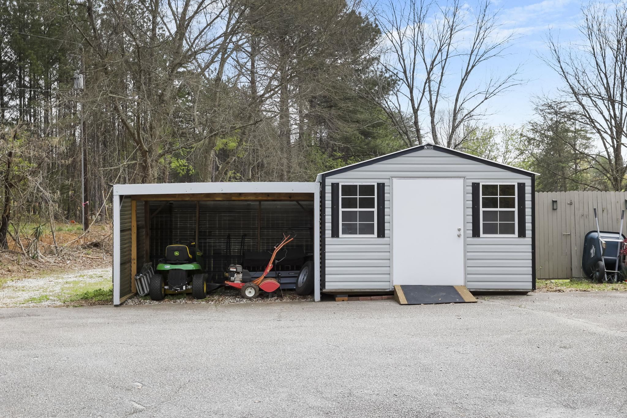 250 Thompson Road Property Photo 28
