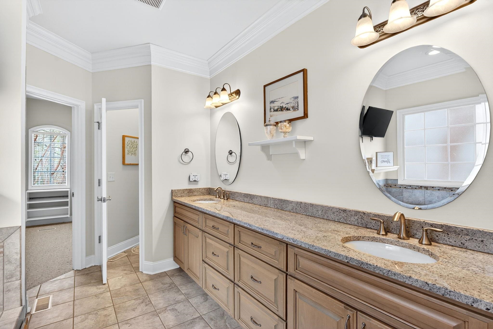 717 Black Wolf Run Property Photo 20