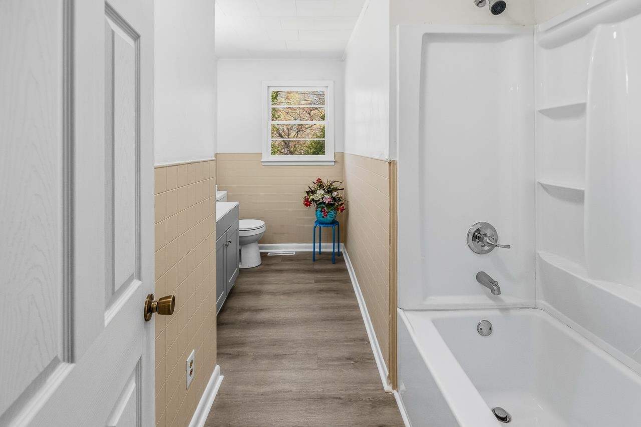 522 W Robinson Street Property Photo 5