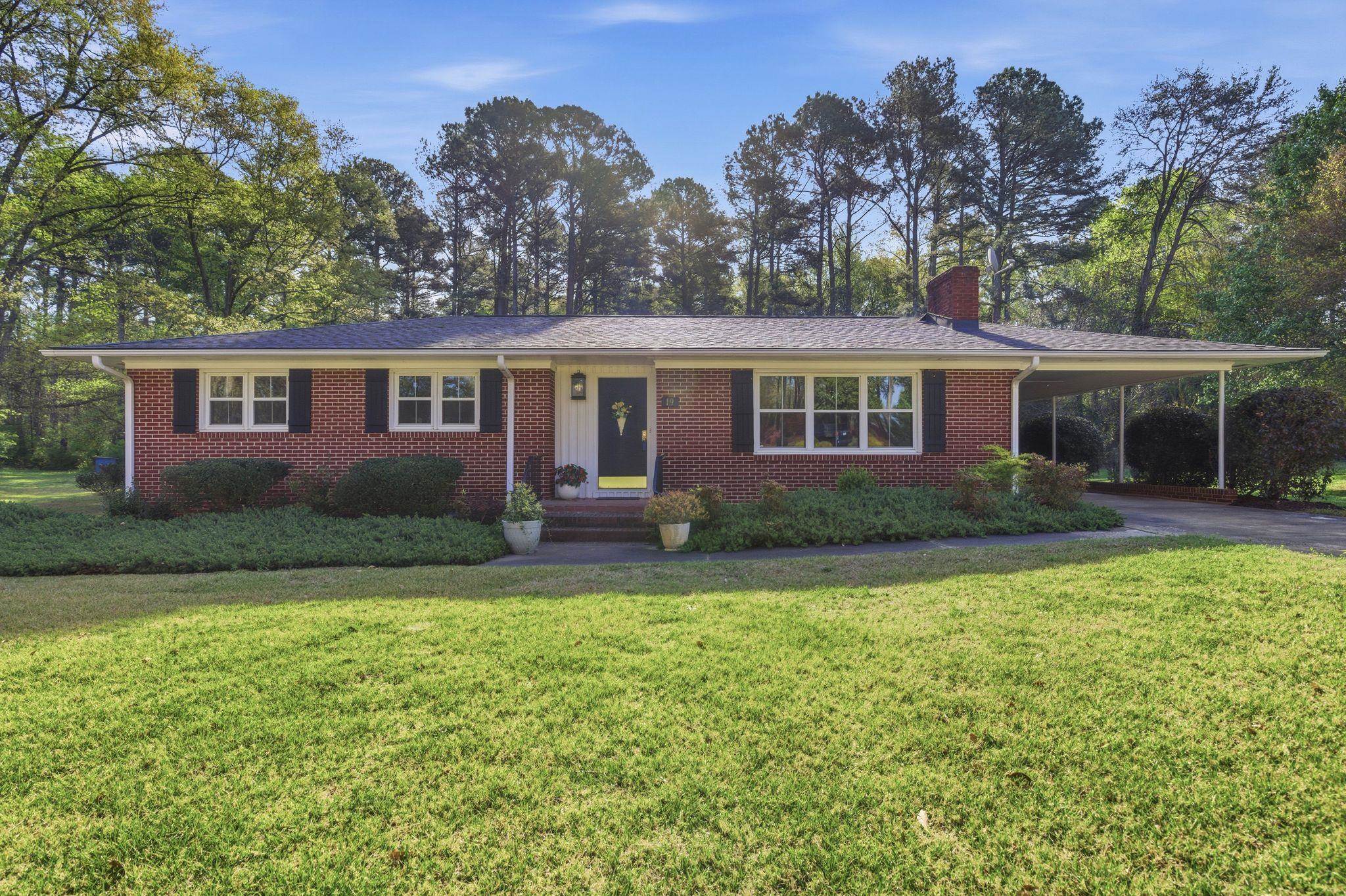 19 Wofford St Property Photo 1