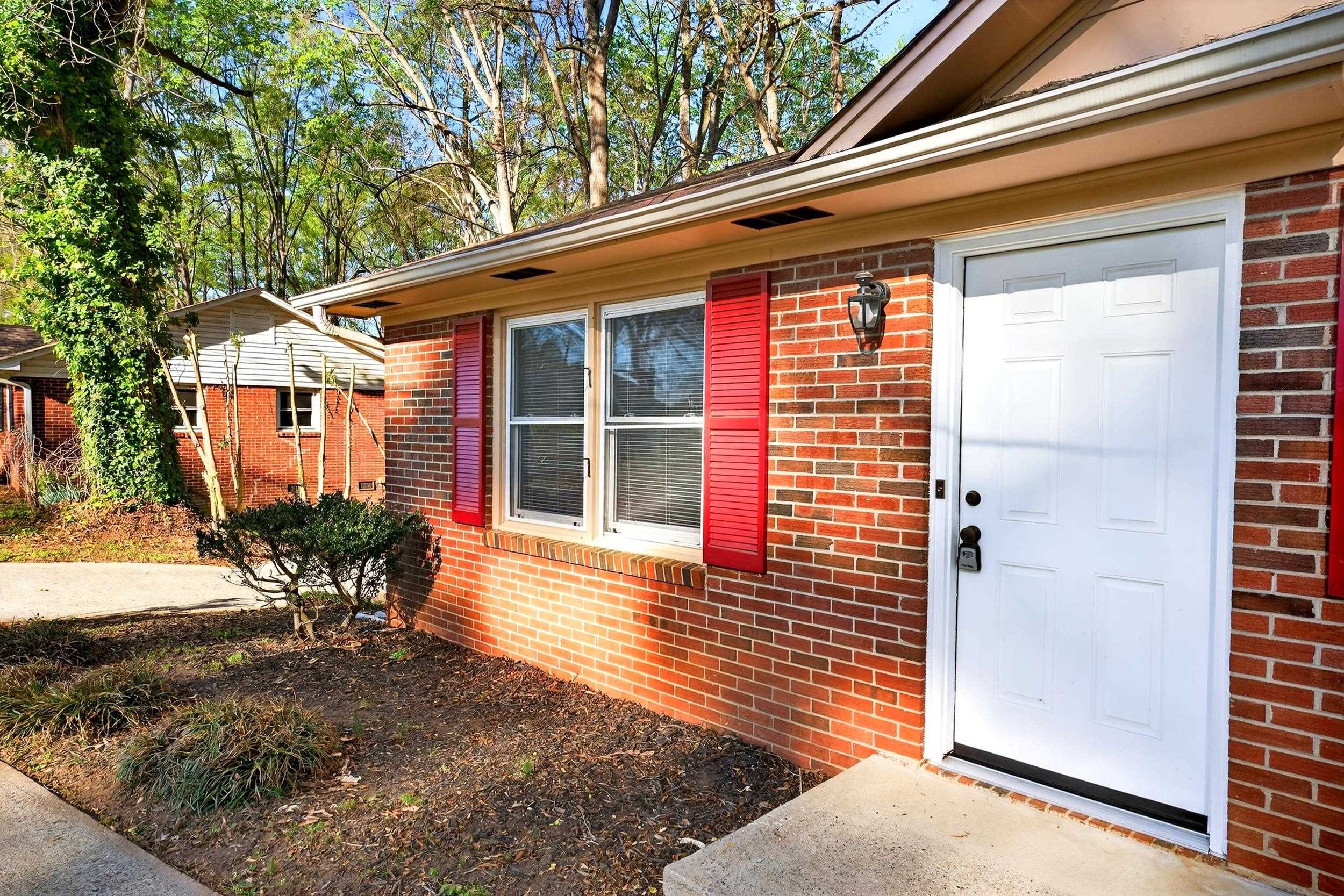 412 Brookside Drive Property Photo 3
