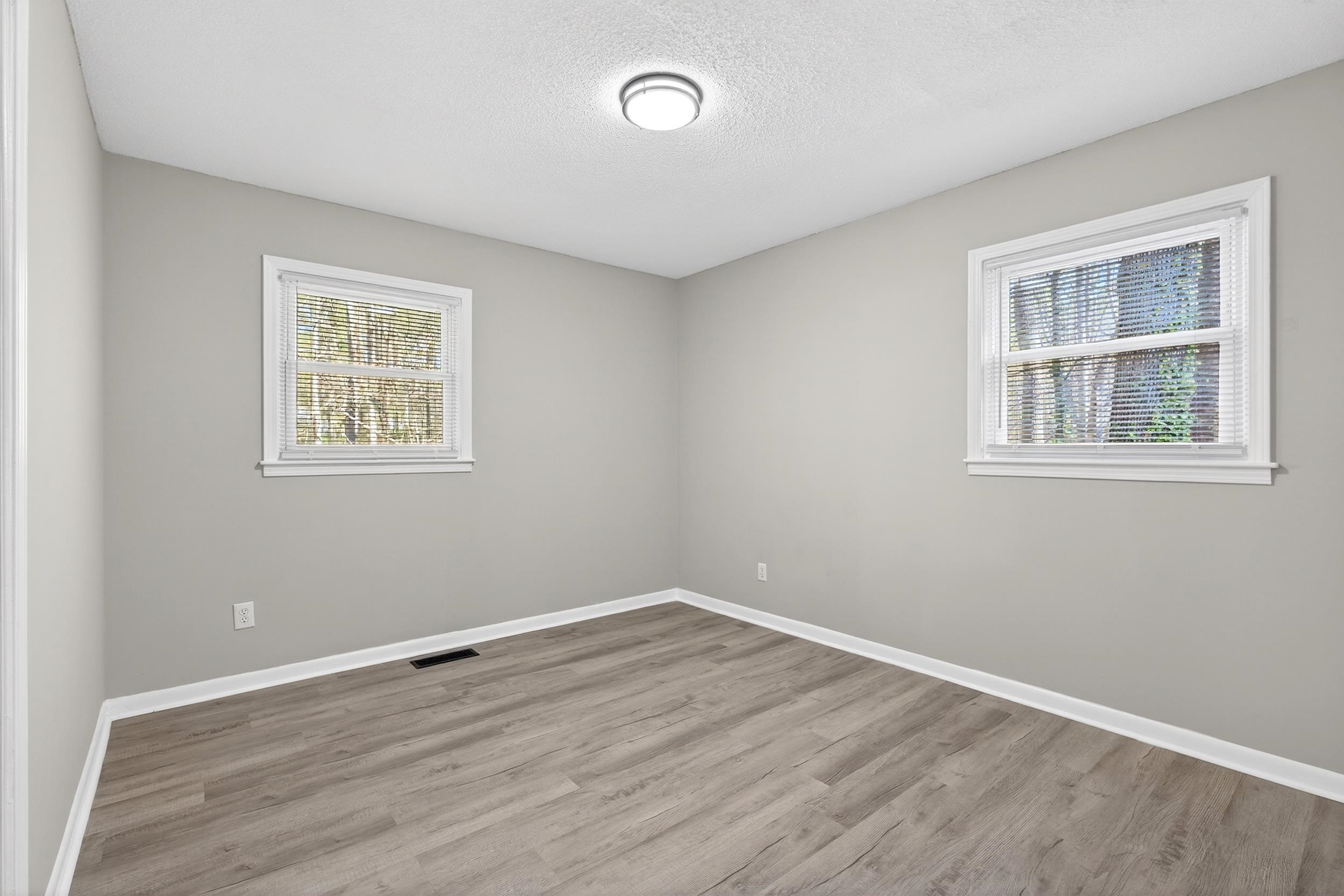 412 Brookside Drive Property Photo 12