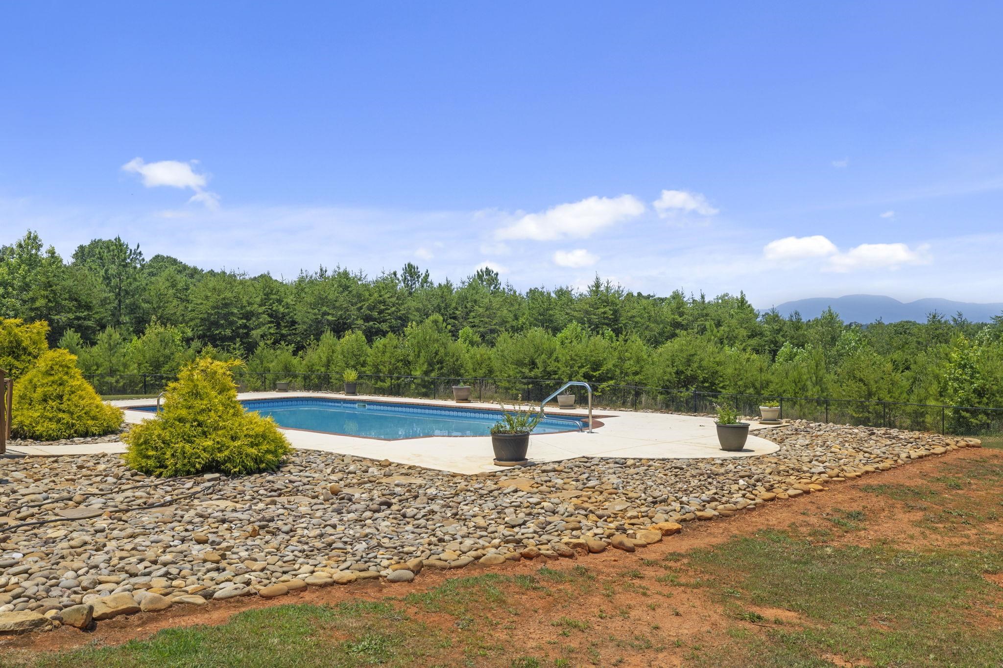 6735 Highway 357 Property Photo 13