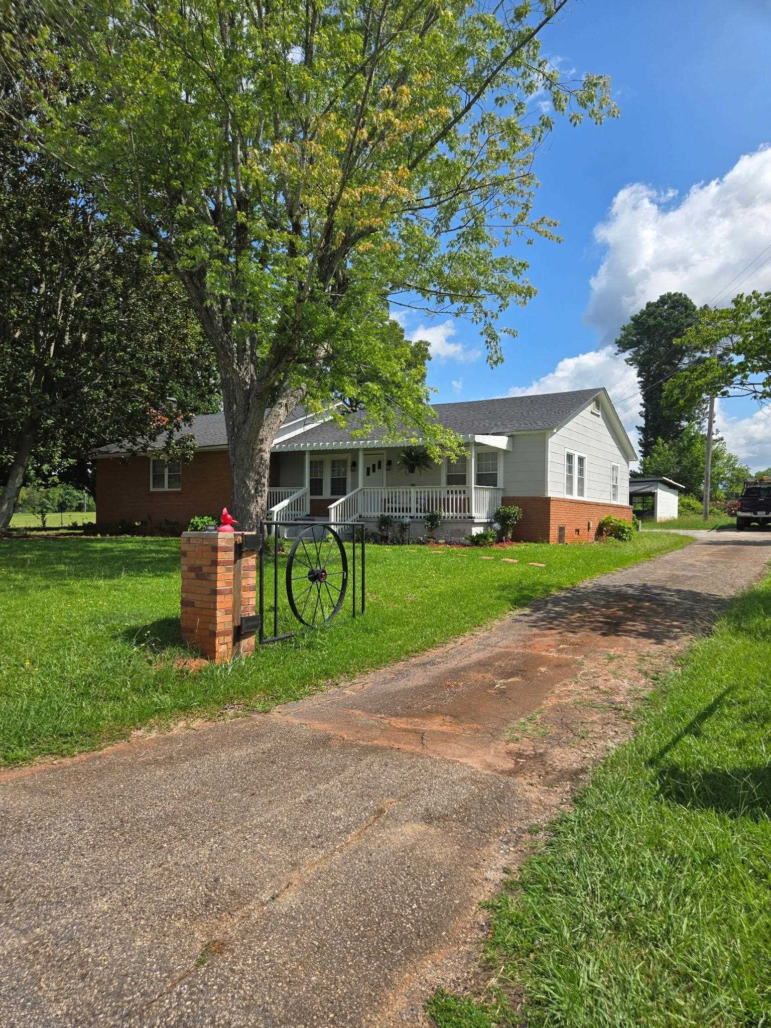 6509 Highway 215 Property Photo 1