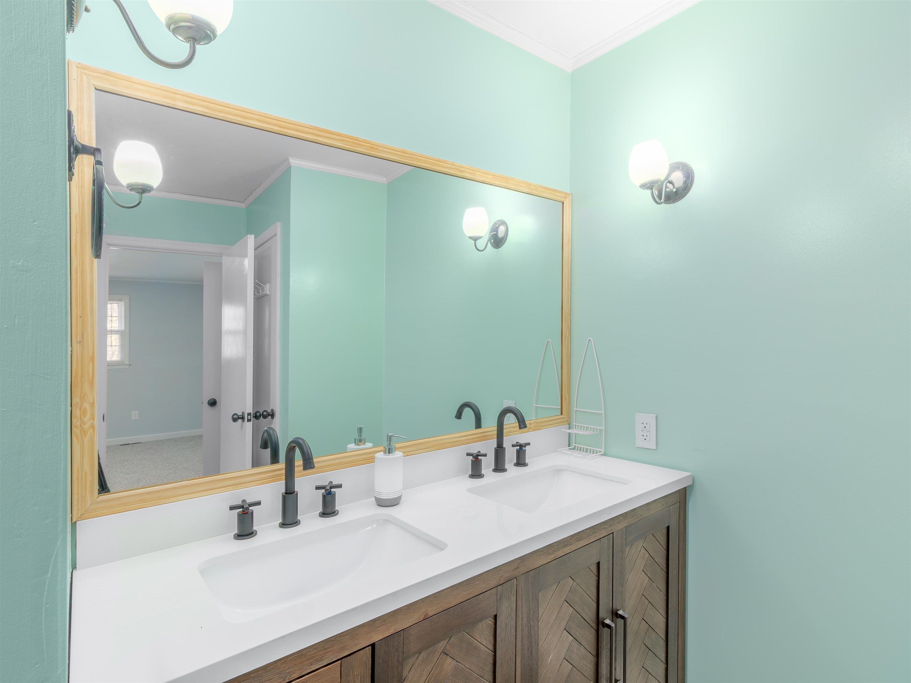 6509 Highway 215 Property Photo 6