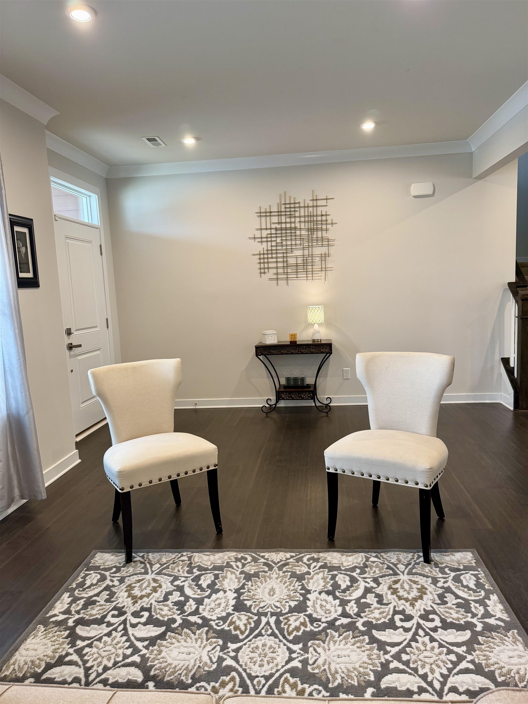 201 Edwin Ellis Drive Property Photo 6