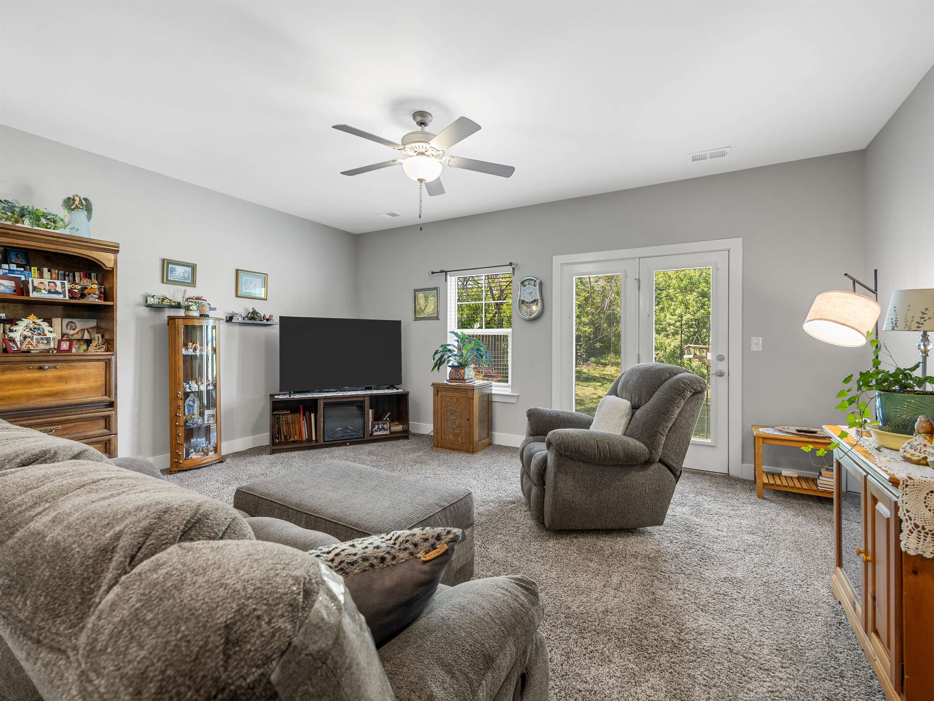 105 Valley Creek Drive Property Photo 4