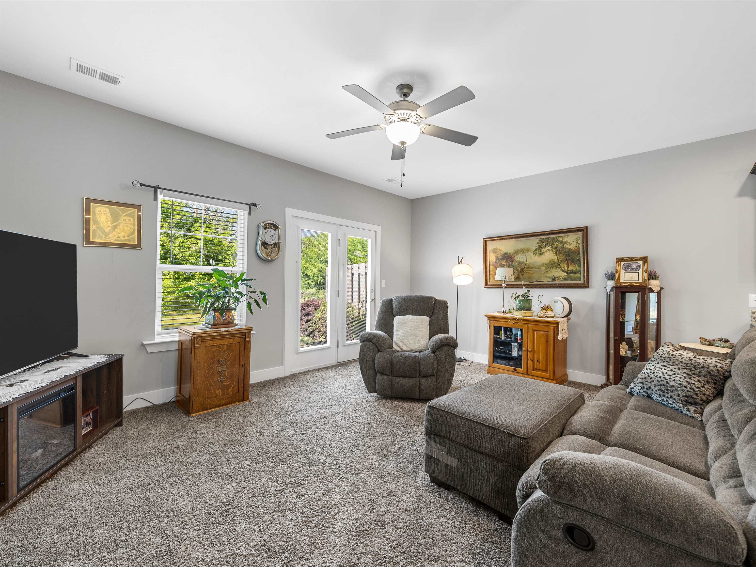 105 Valley Creek Drive Property Photo 6