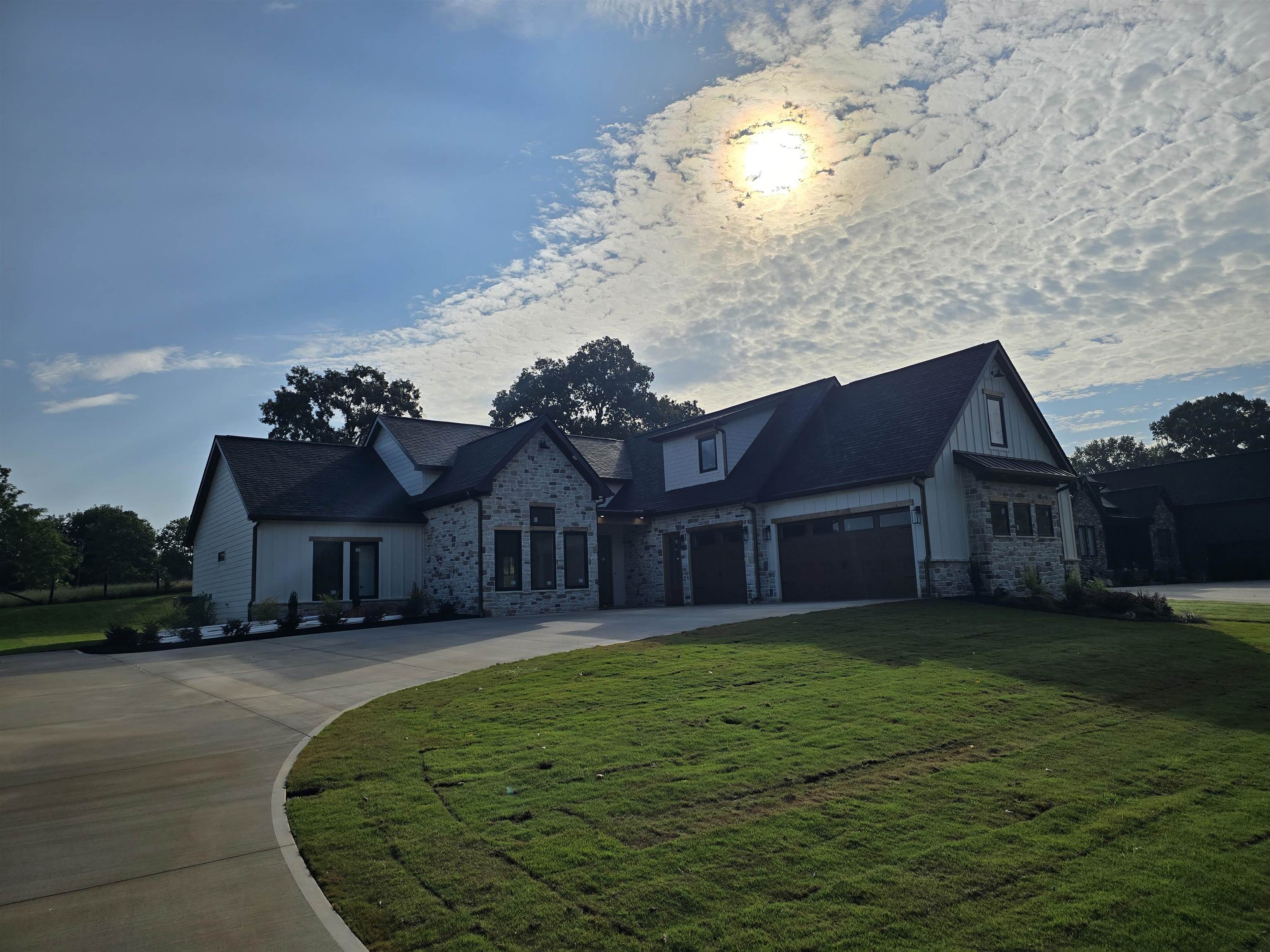 110 Marseille Drive Property Photo 1