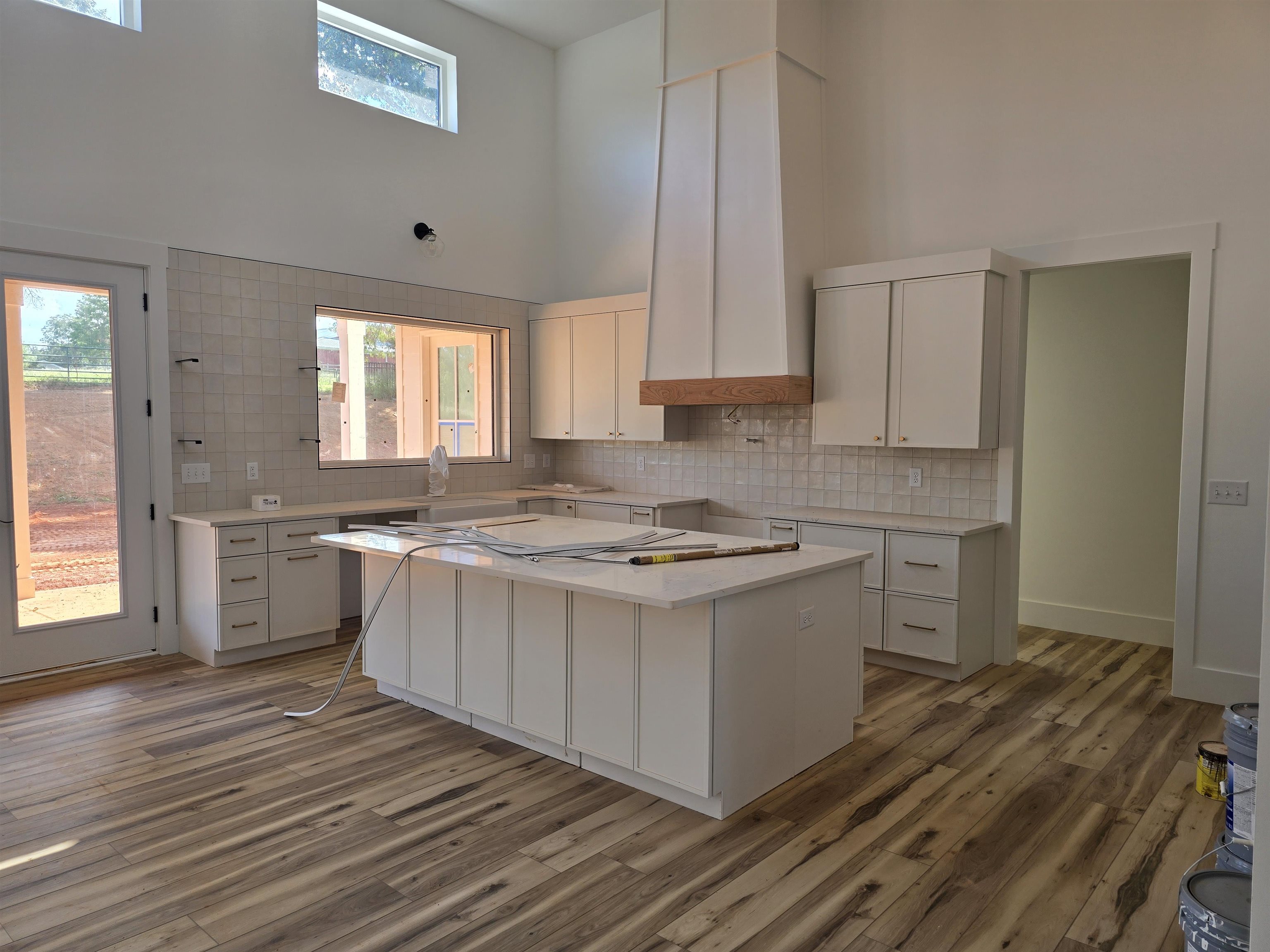 110 Marseille Drive Property Photo 4