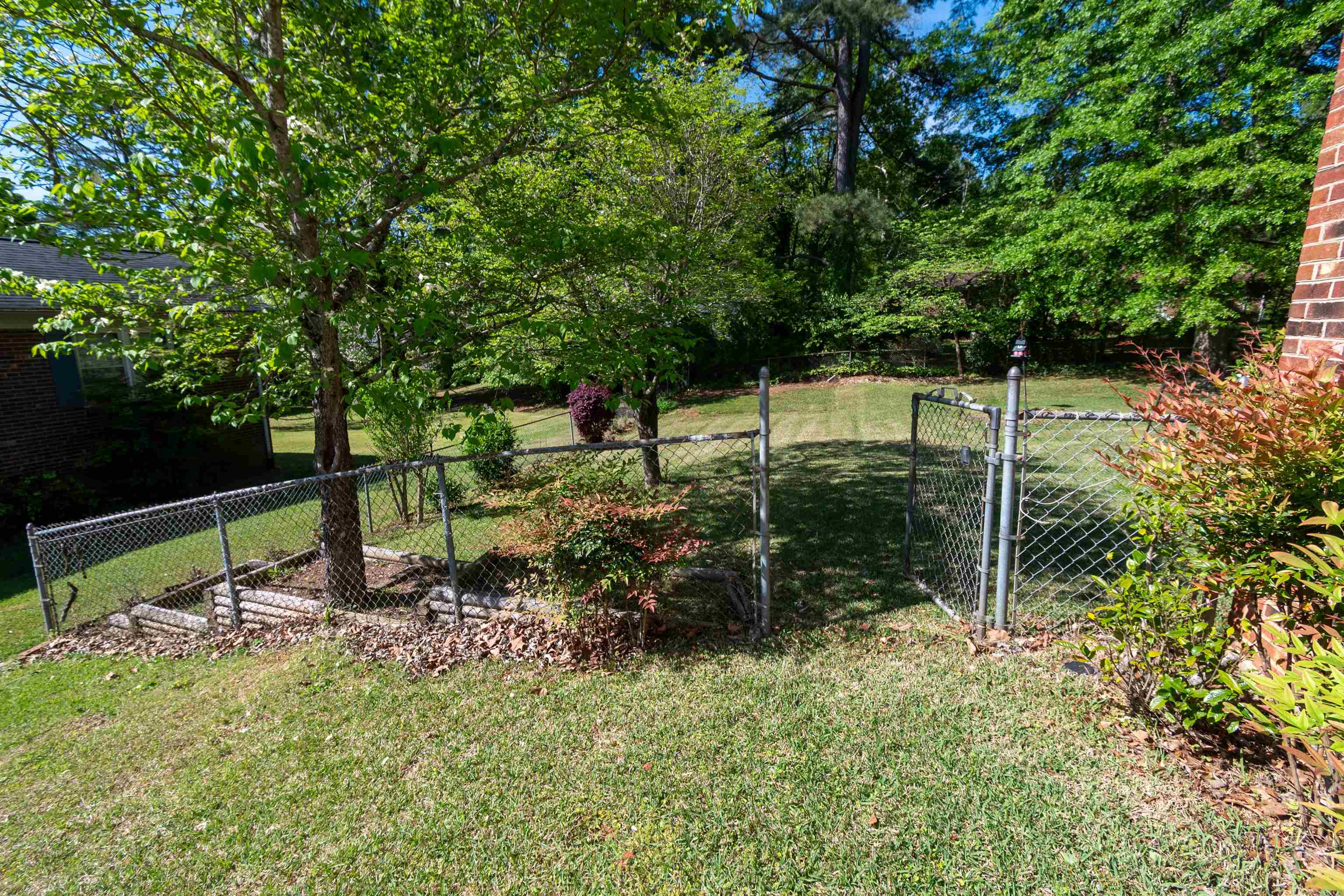 204 York Drive Property Photo 7