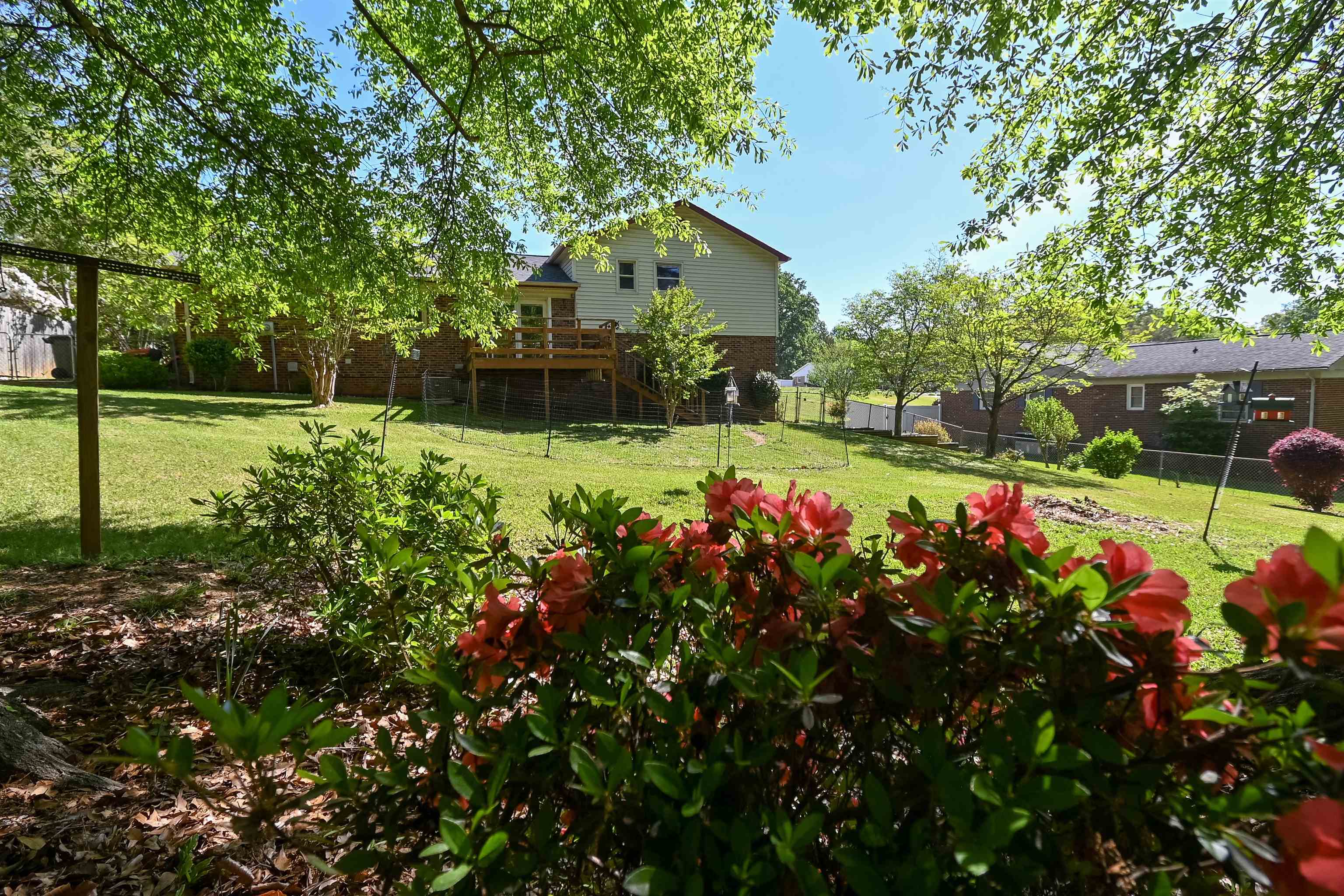 204 York Drive Property Photo 10