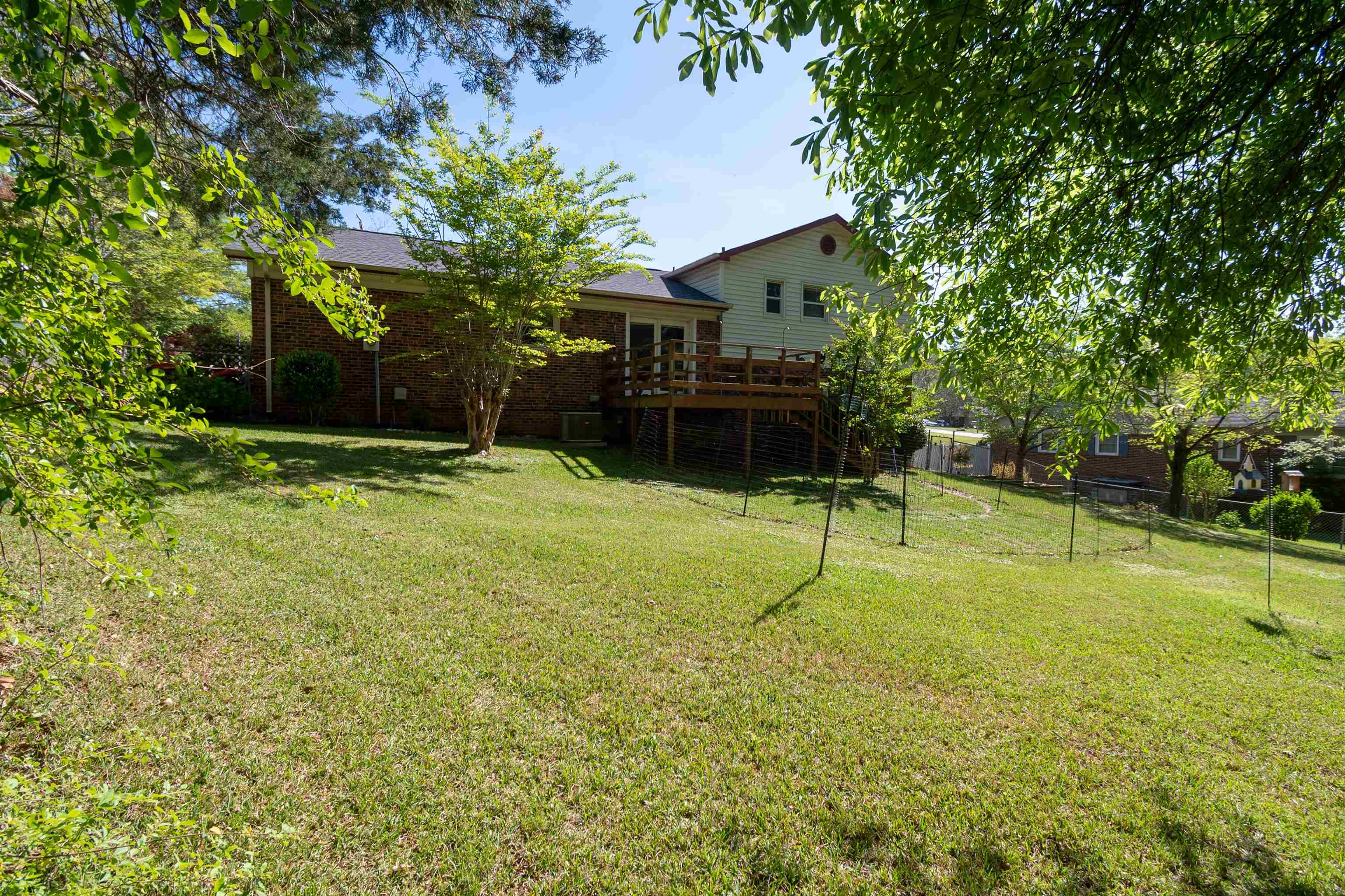 204 York Drive Property Photo 11