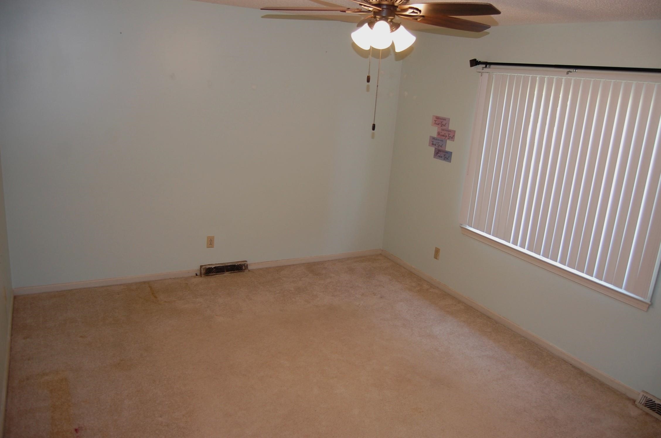 204 York Drive Property Photo 27